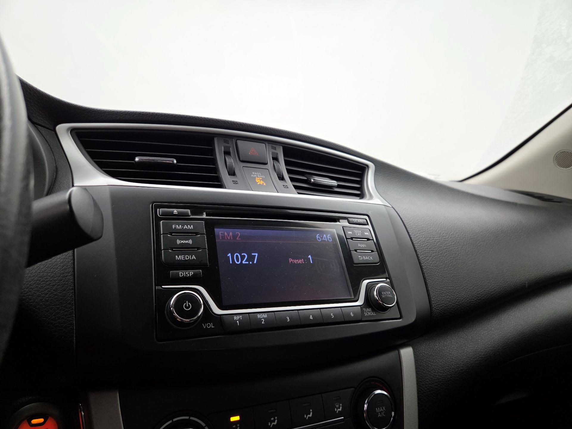 Thumbnail: 2015 Nissan Sentra - 13