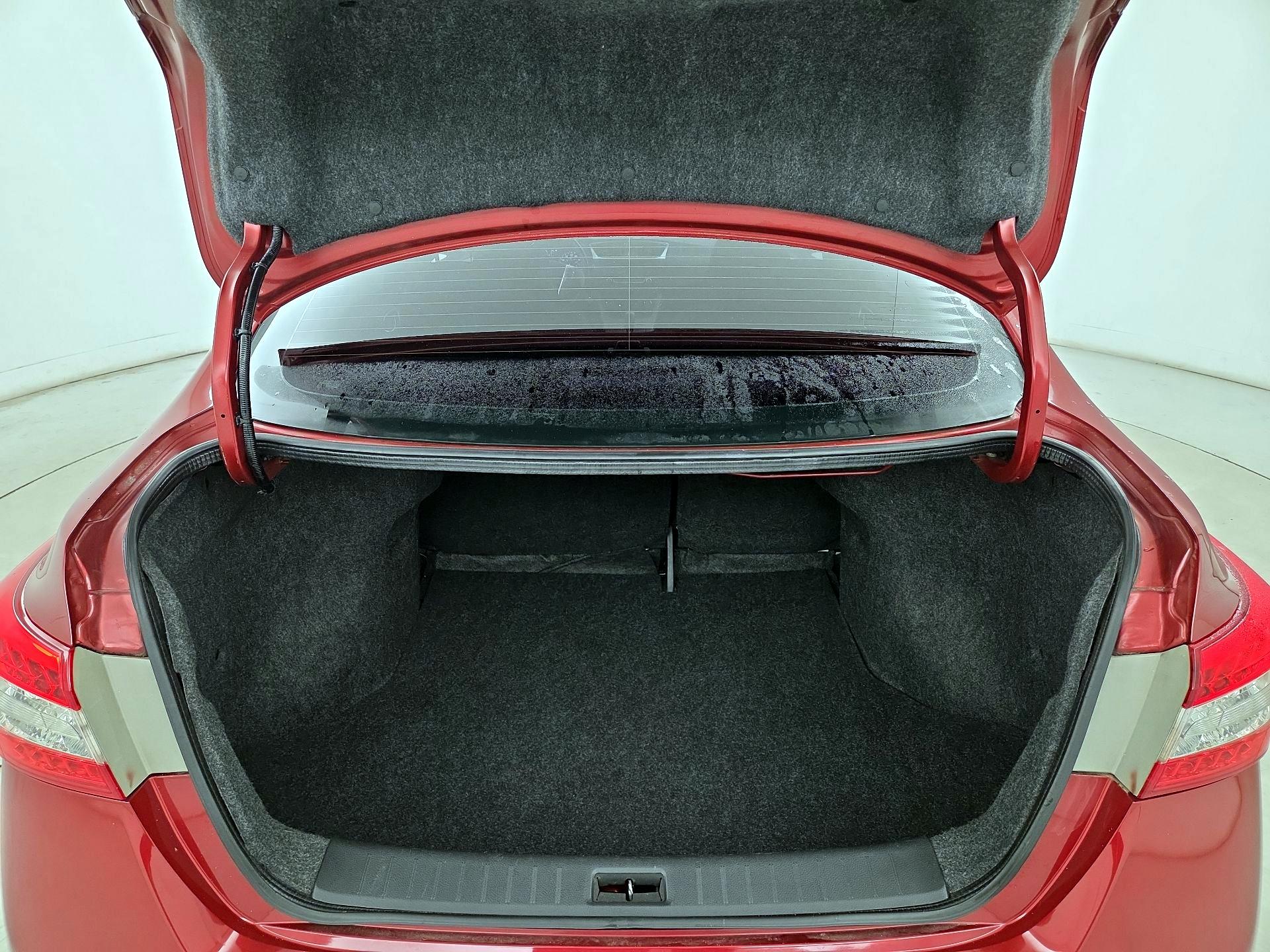 Thumbnail: 2015 Nissan Sentra - 18
