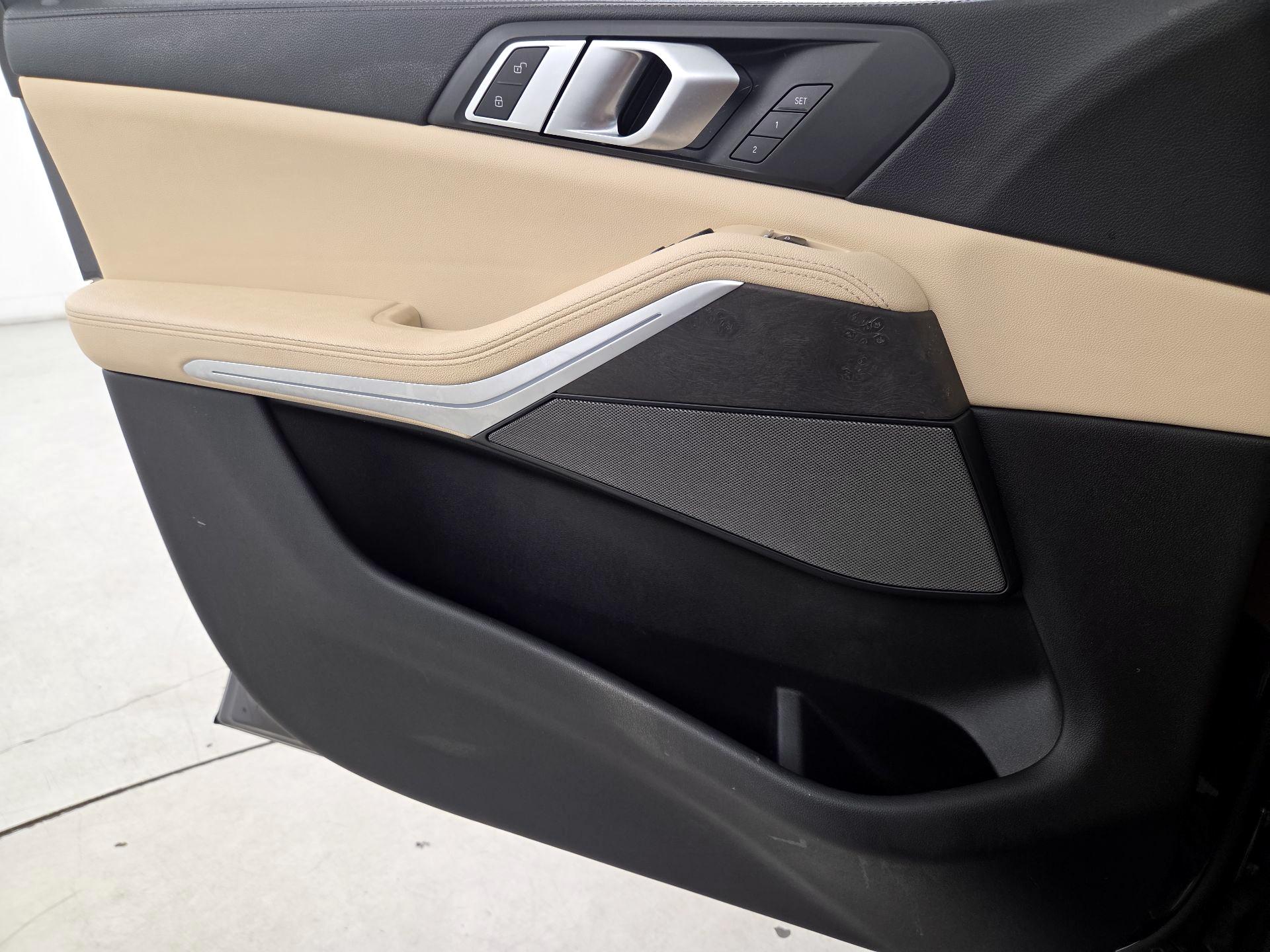 Thumbnail: 2021 BMW X5 - 12