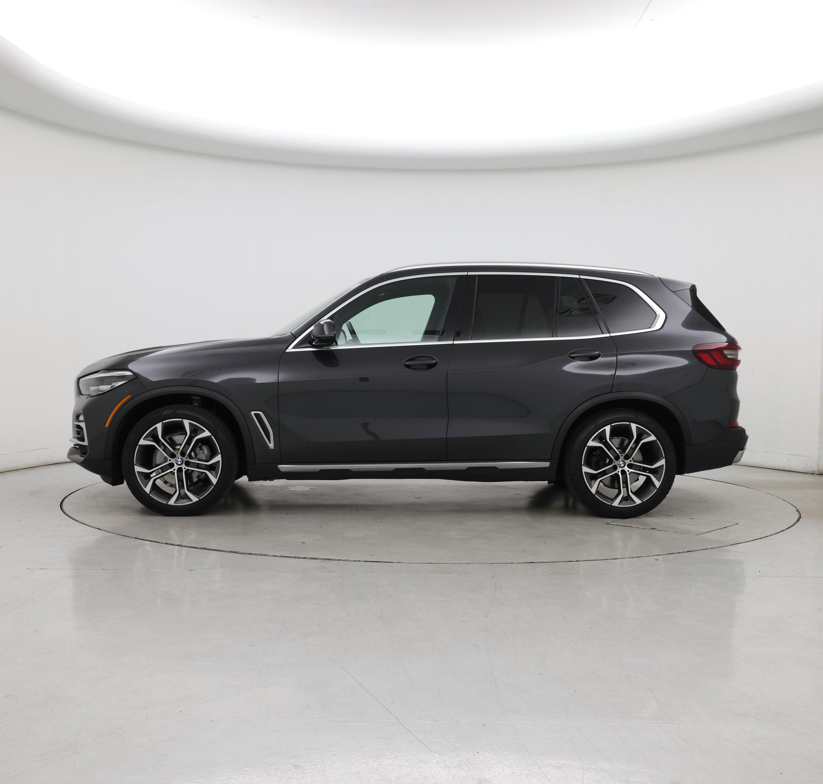 Thumbnail: 2021 BMW X5 - 3