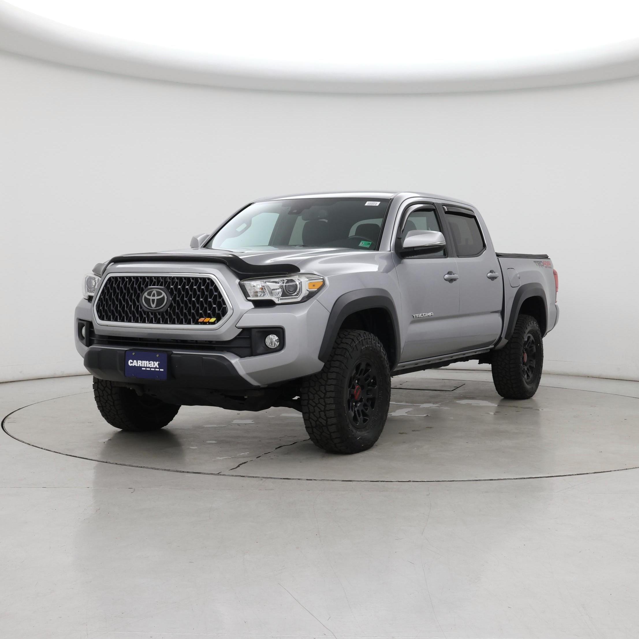 Thumbnail: 2019 Toyota Tacoma - 4