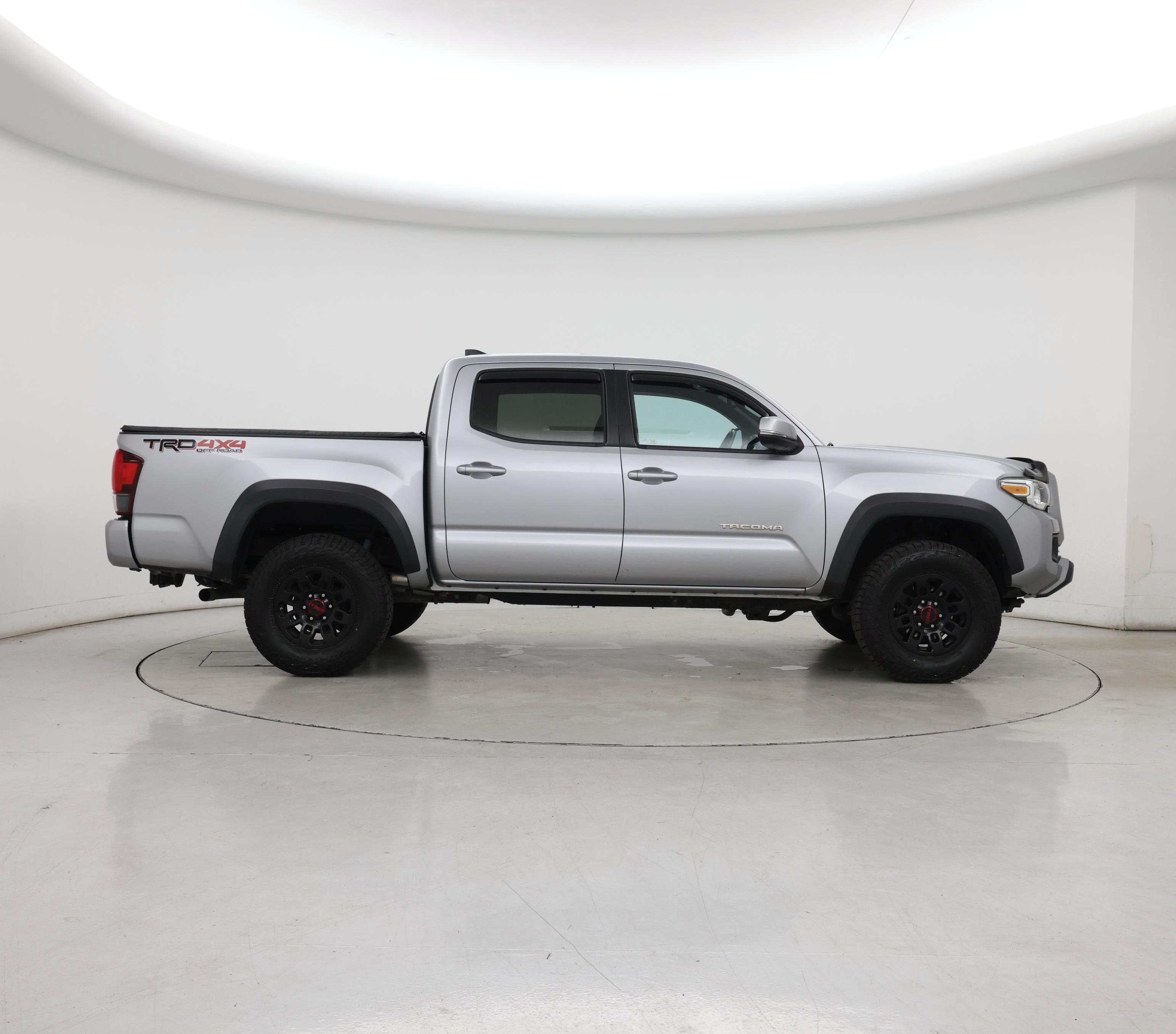 Thumbnail: 2019 Toyota Tacoma - 7