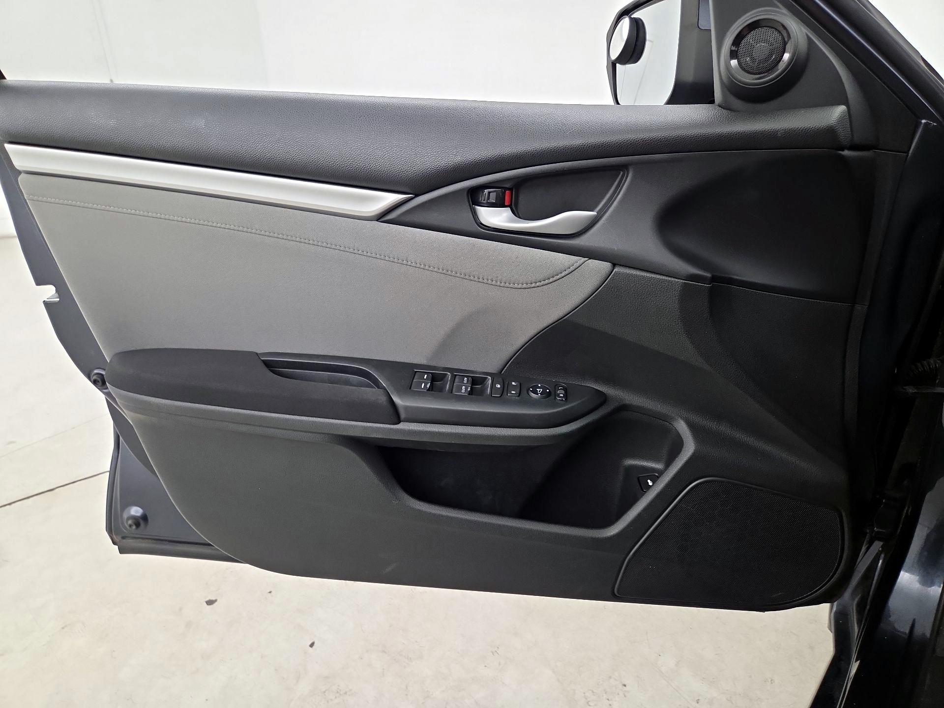 Thumbnail: 2016 Honda Civic - 12