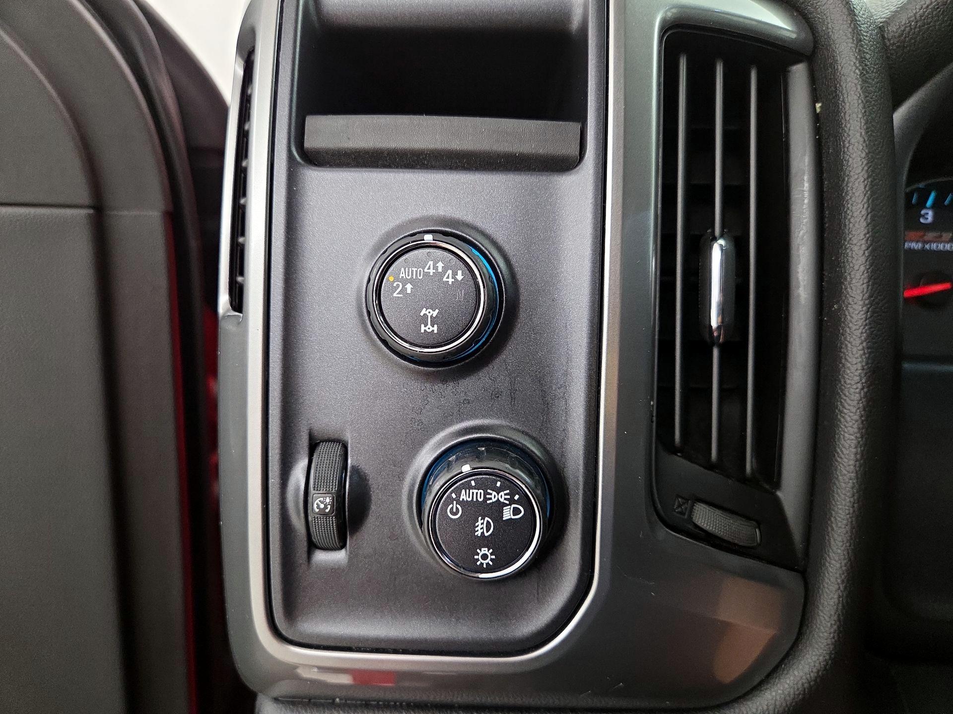 Thumbnail: 2017 Chevrolet Silverado 1500 - 13