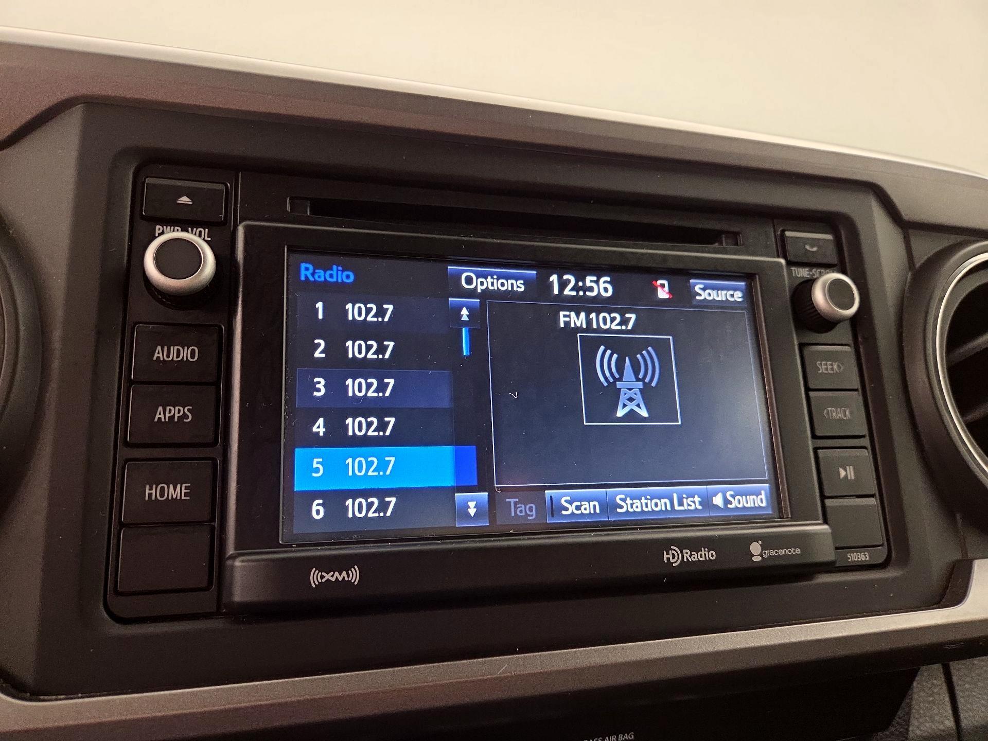 Thumbnail: 2019 Toyota Tacoma - 15