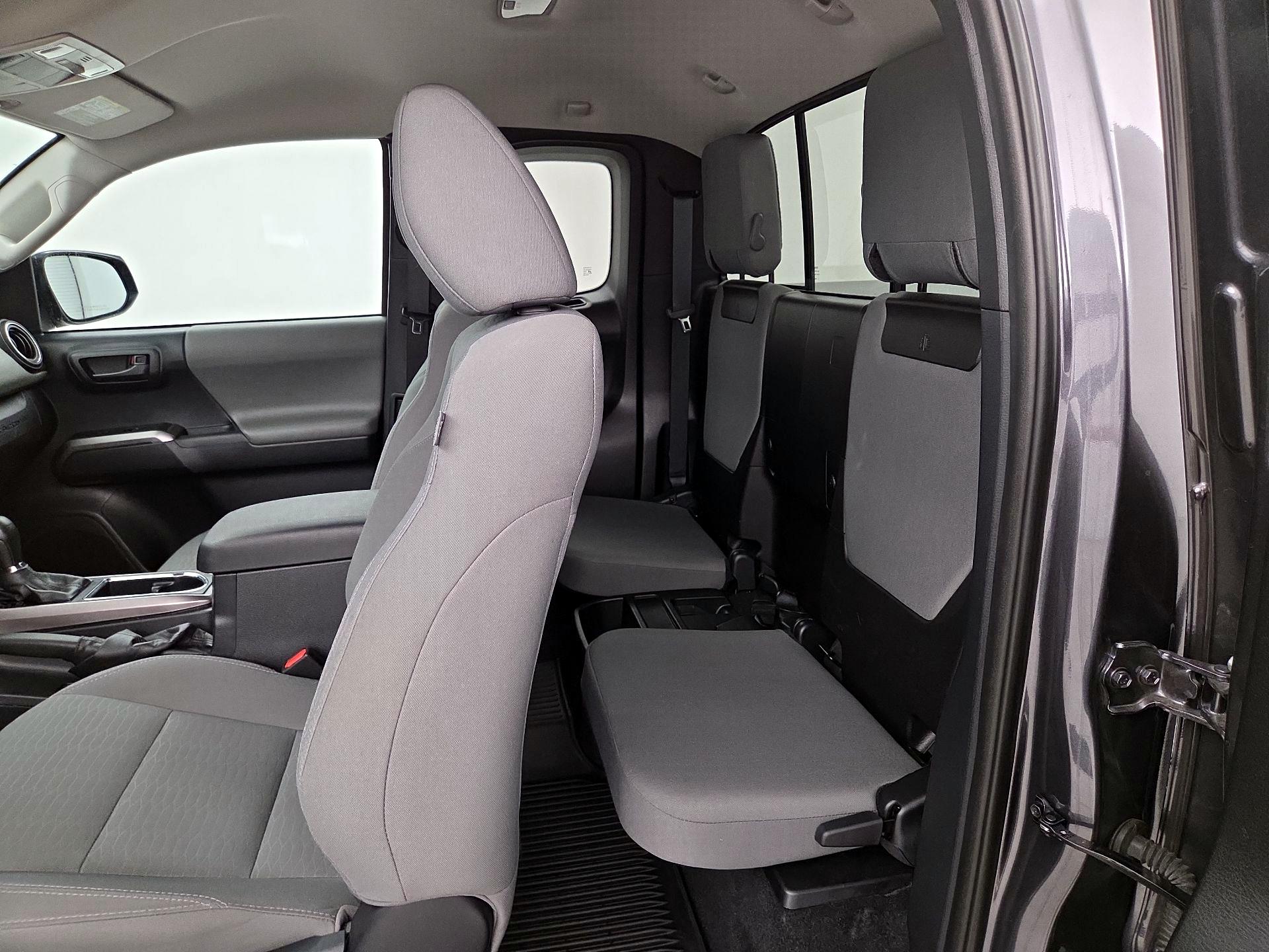 Thumbnail: 2019 Toyota Tacoma - 19