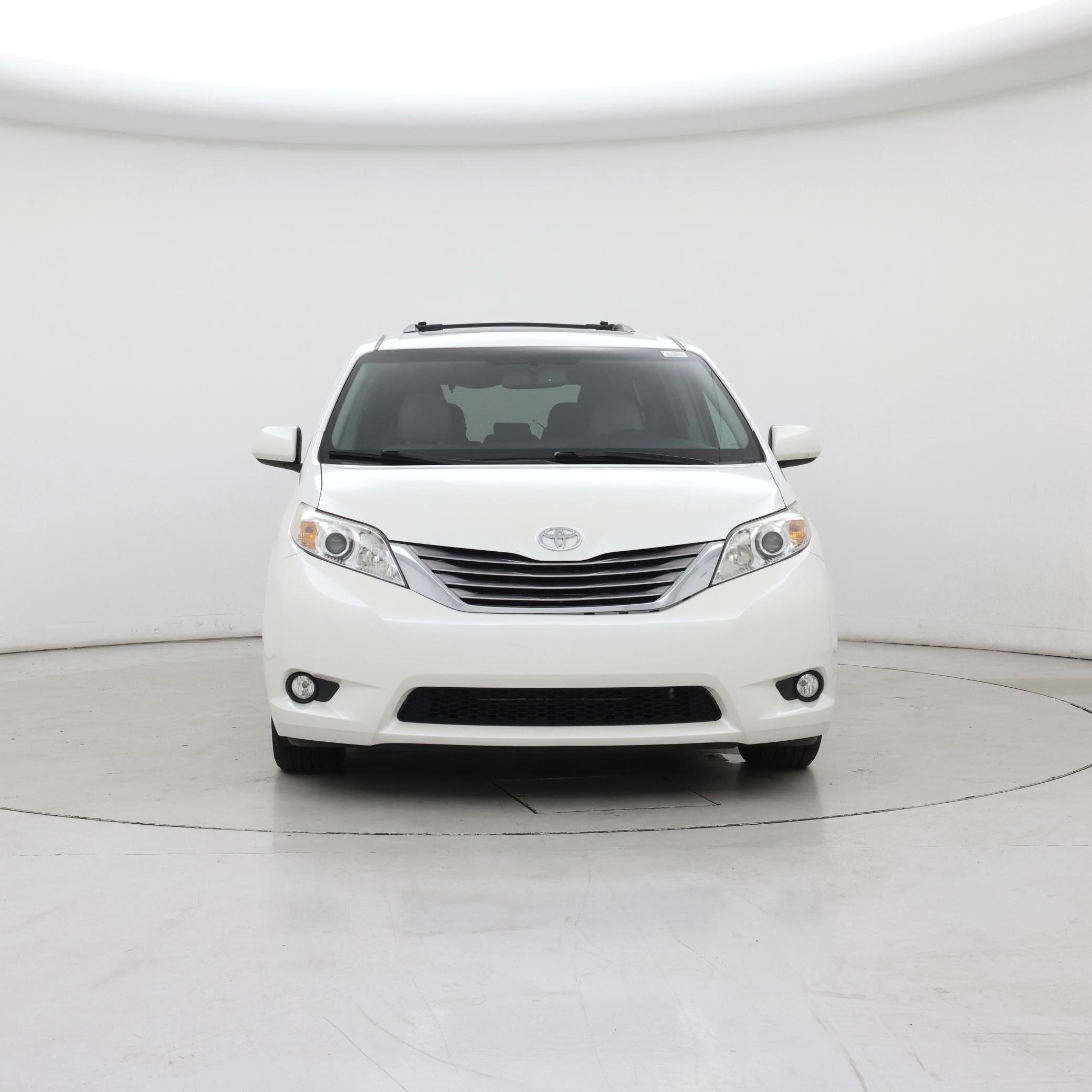 Thumbnail: 2016 Toyota Sienna - 5