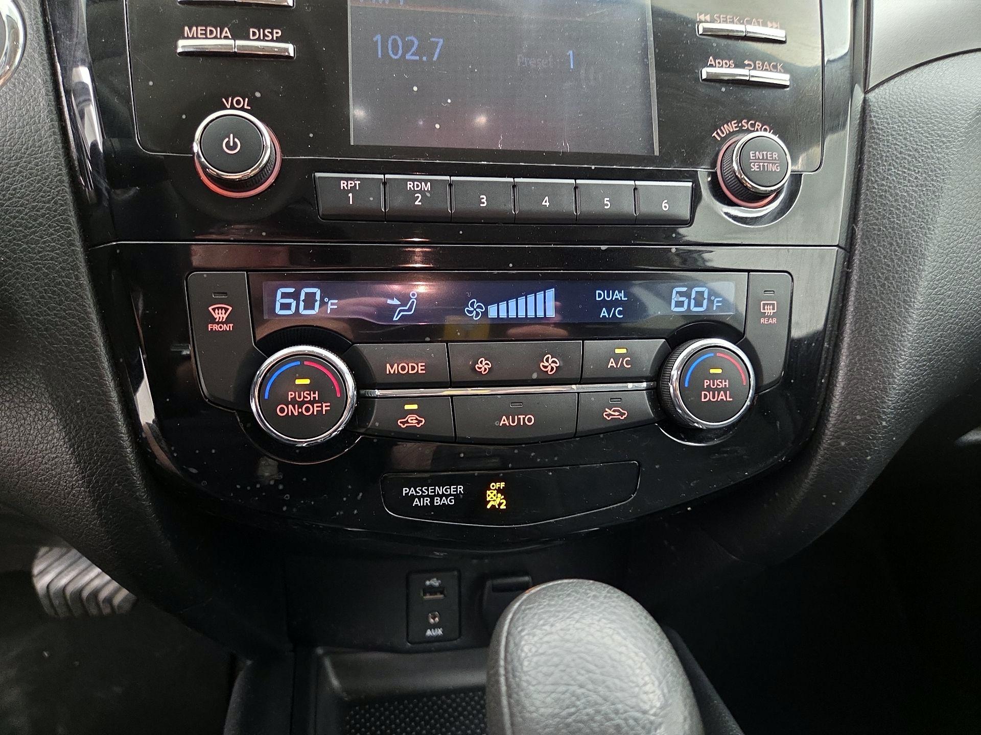 Thumbnail: 2015 Nissan Rogue - 16