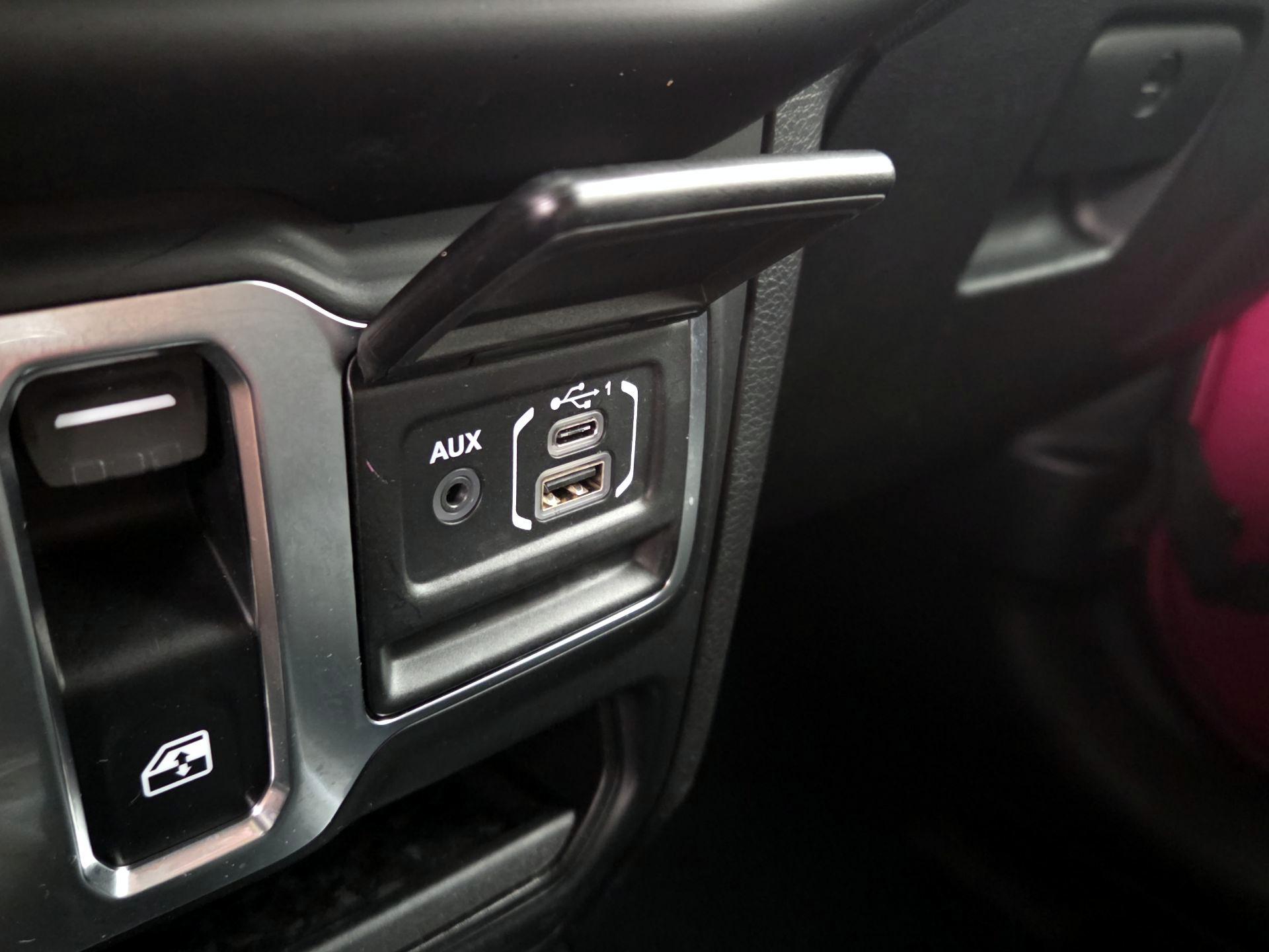 Thumbnail: 2021 Jeep Wrangler - 18