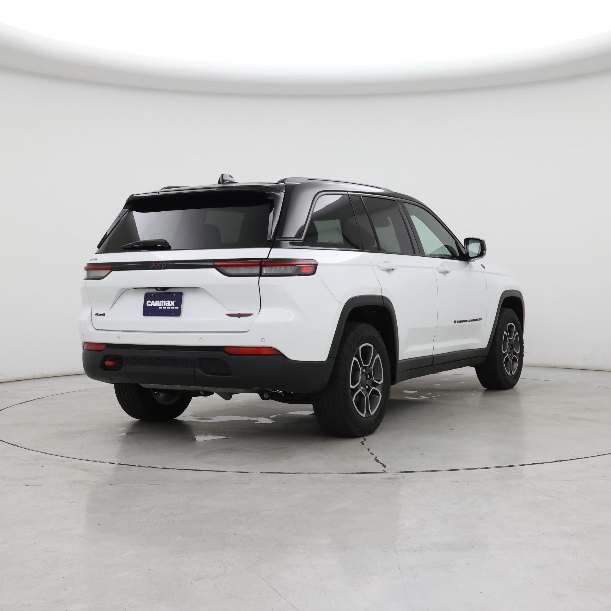 Thumbnail: 2022 Jeep Grand Cherokee - 8
