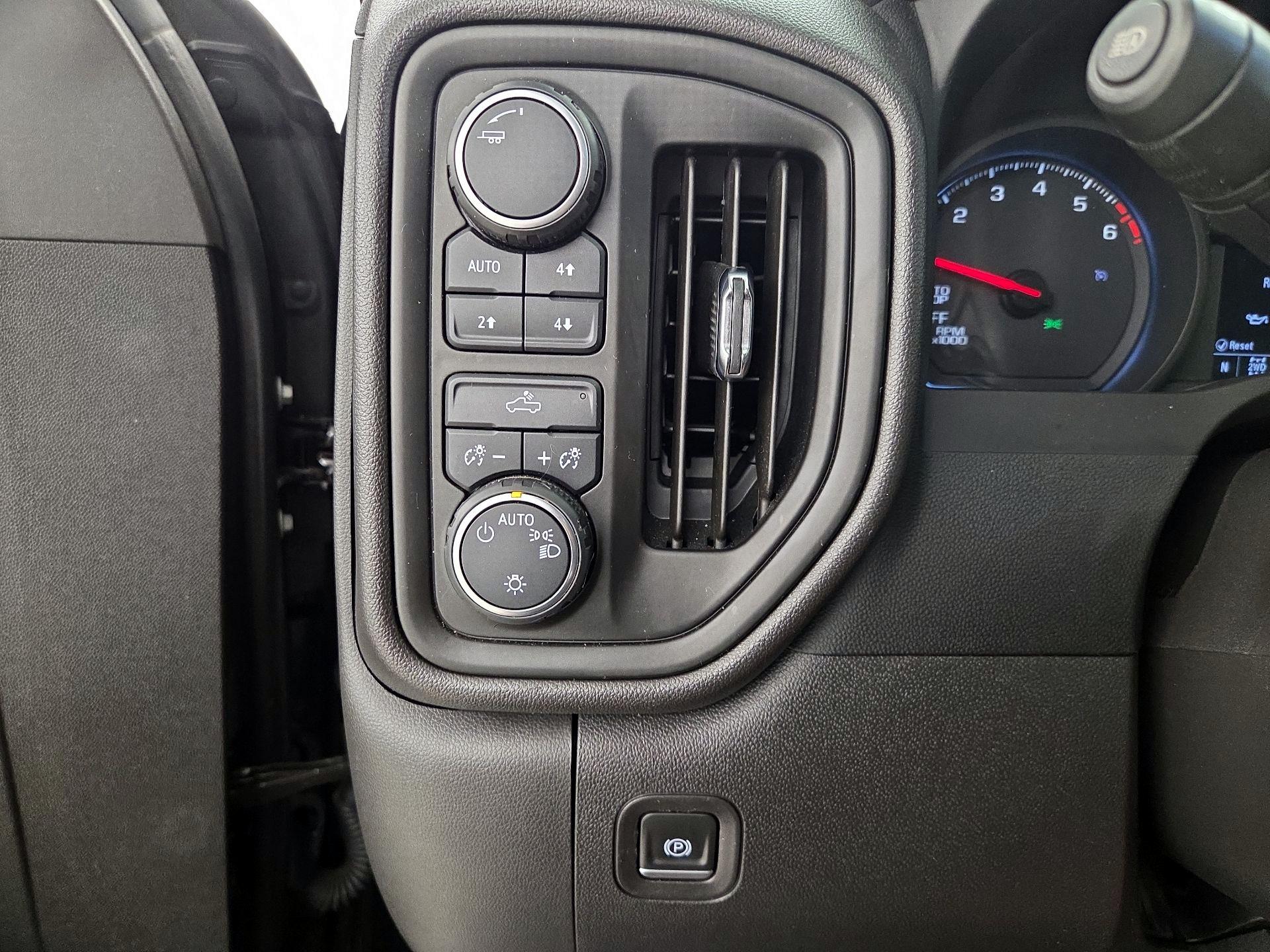 Thumbnail: 2022 Chevrolet Silverado 1500 - 13
