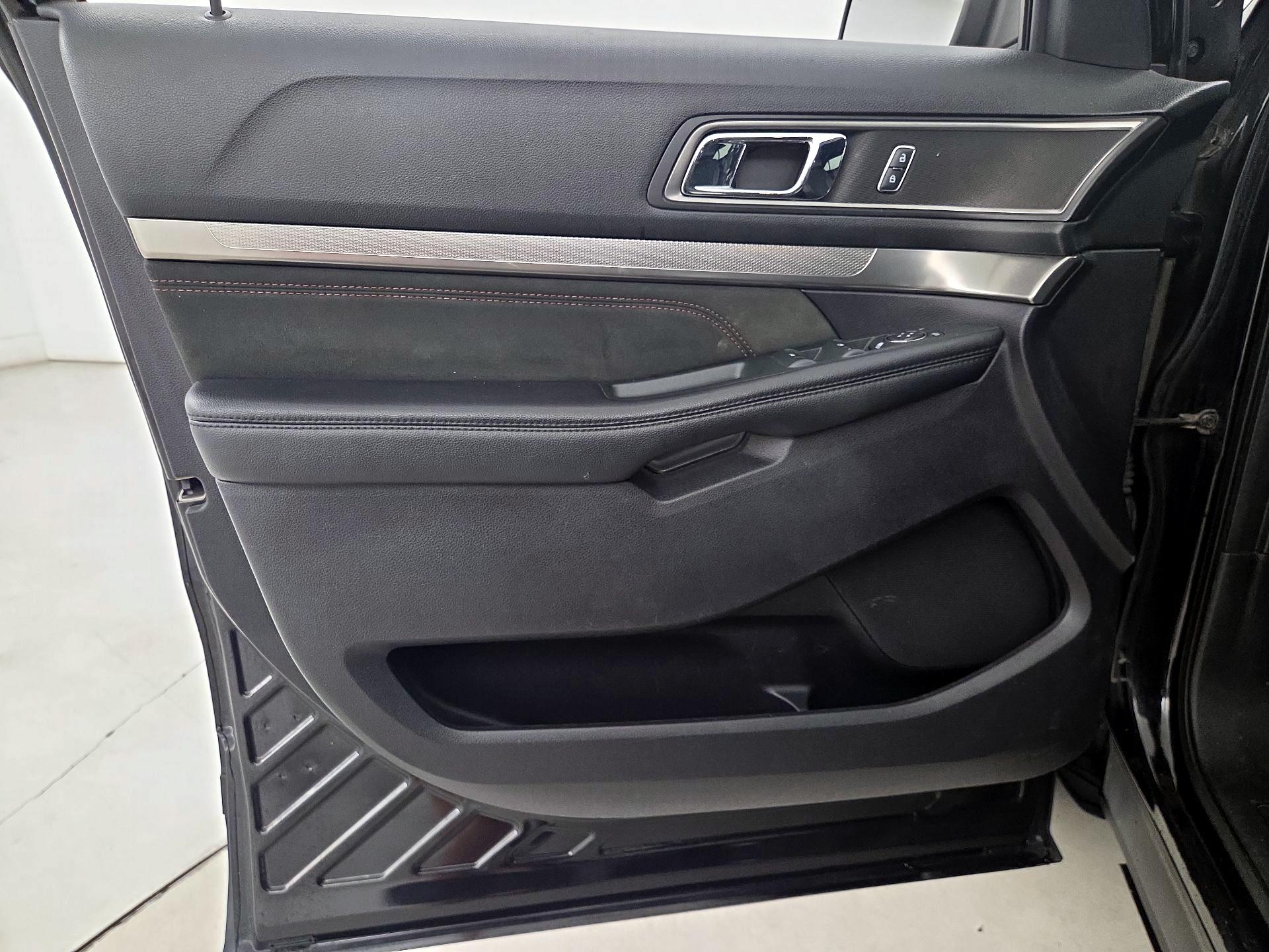 Thumbnail: 2019 Ford Explorer - 12