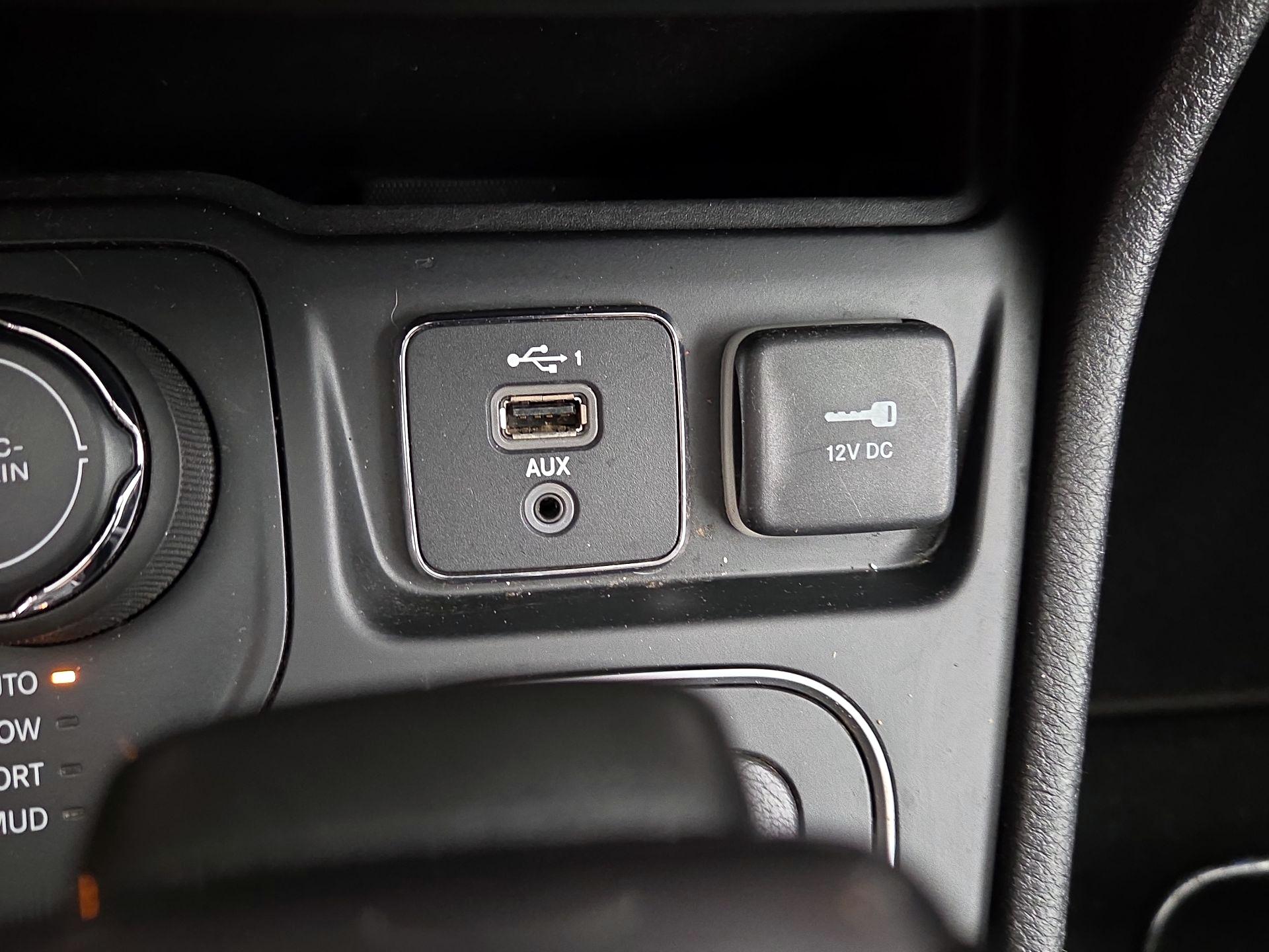 Thumbnail: 2021 Jeep Cherokee - 18