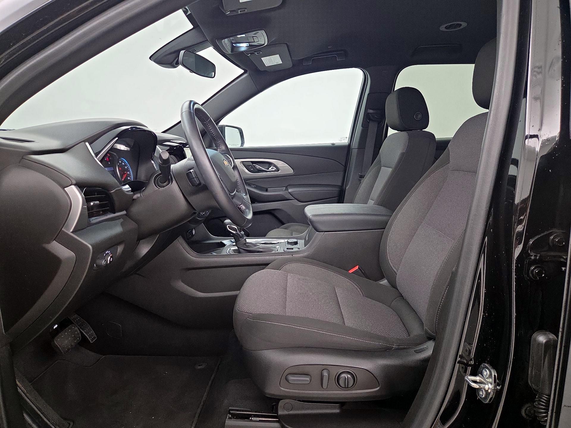 Thumbnail: 2022 Chevrolet Traverse - 11