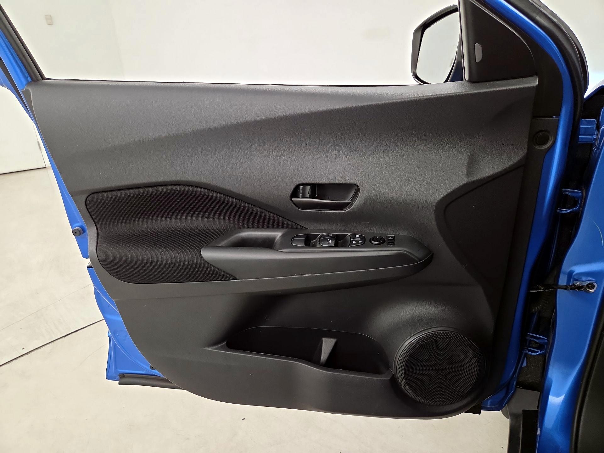 Thumbnail: 2021 Nissan Kicks - 12