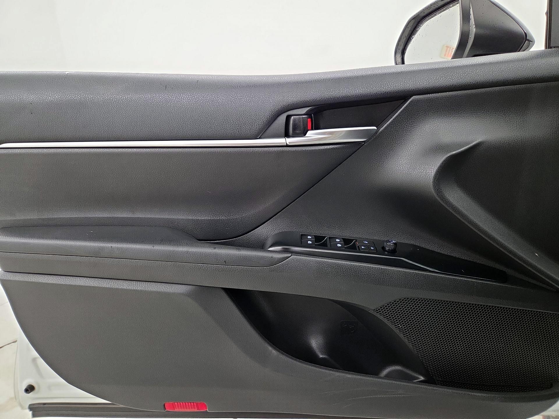 Thumbnail: 2020 Toyota Camry - 12