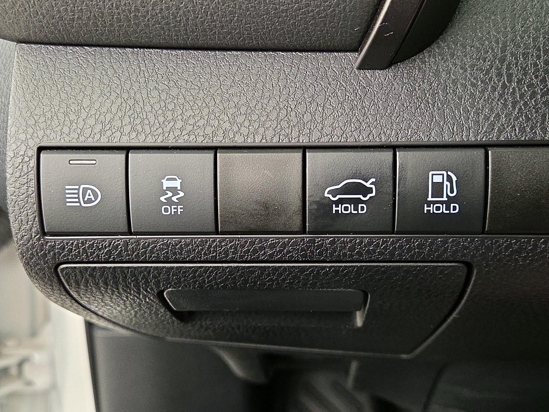 Thumbnail: 2020 Toyota Camry - 13