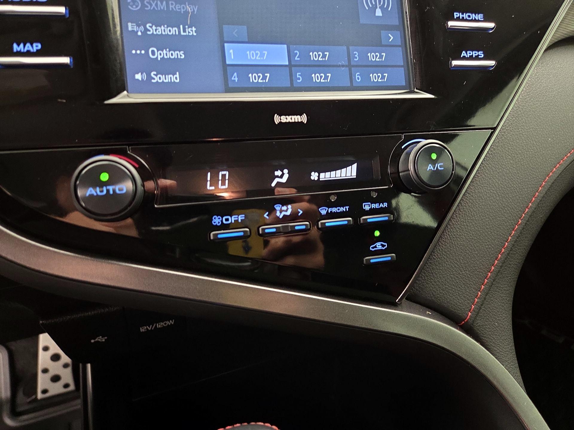 Thumbnail: 2020 Toyota Camry - 16