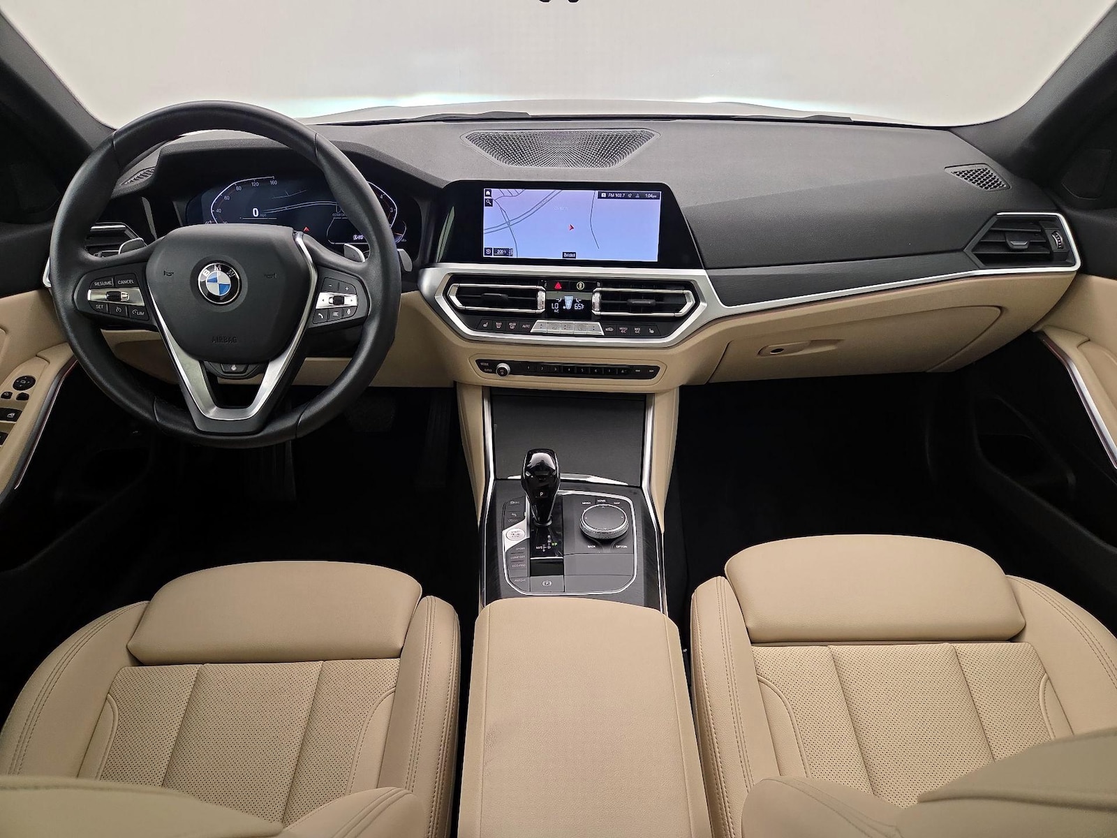 2022 BMW 3 Series 330i - Photo 10