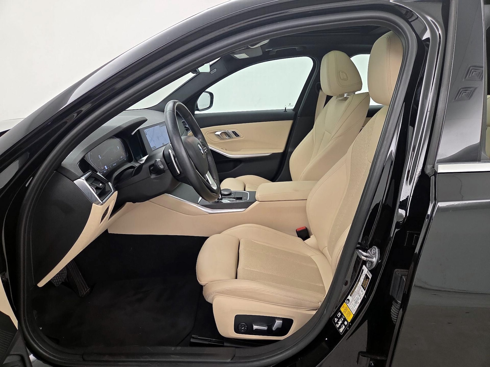 2022 BMW 3 Series 330i - Photo 12