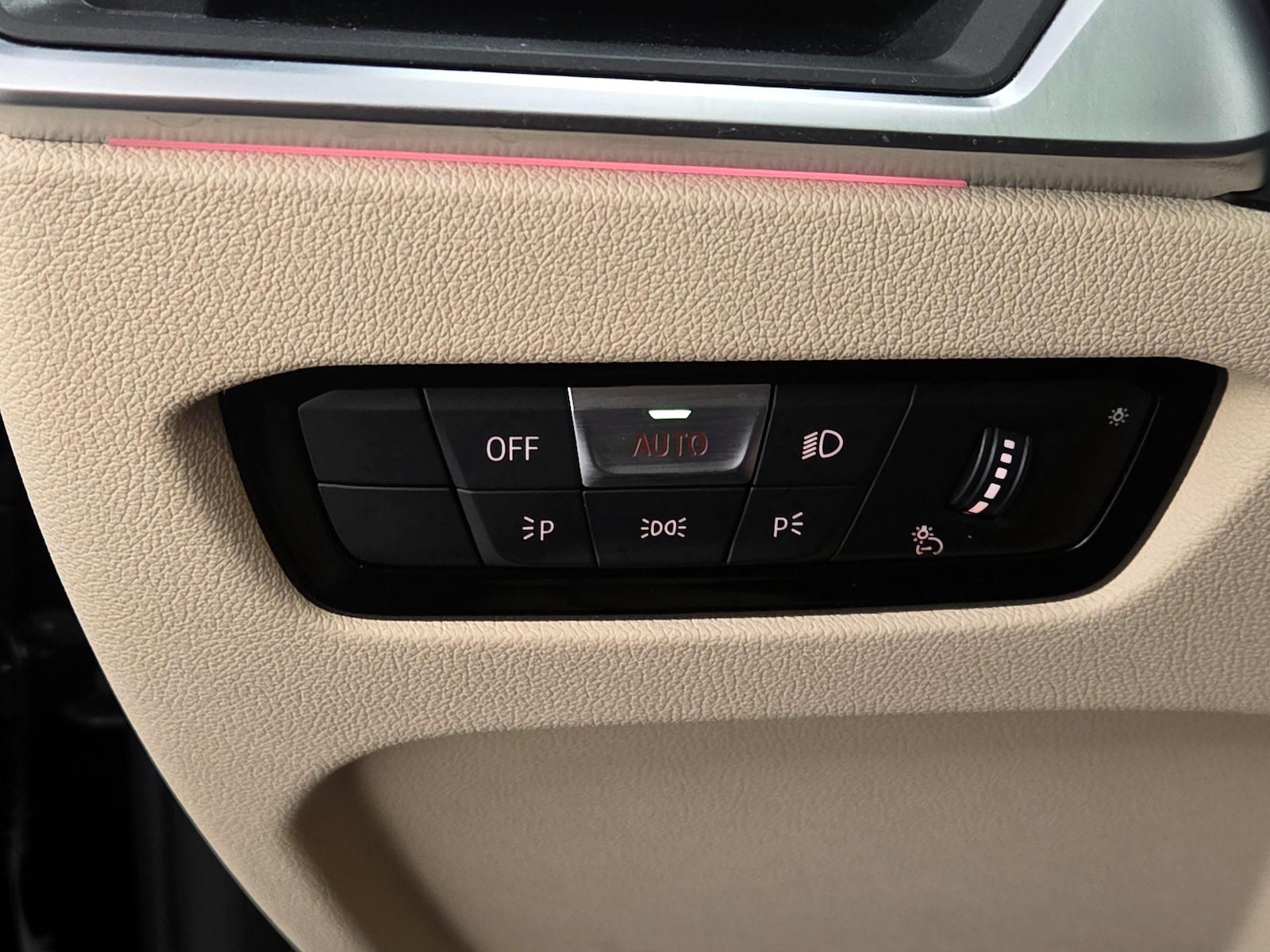2022 BMW 3 Series 330i - Photo 14