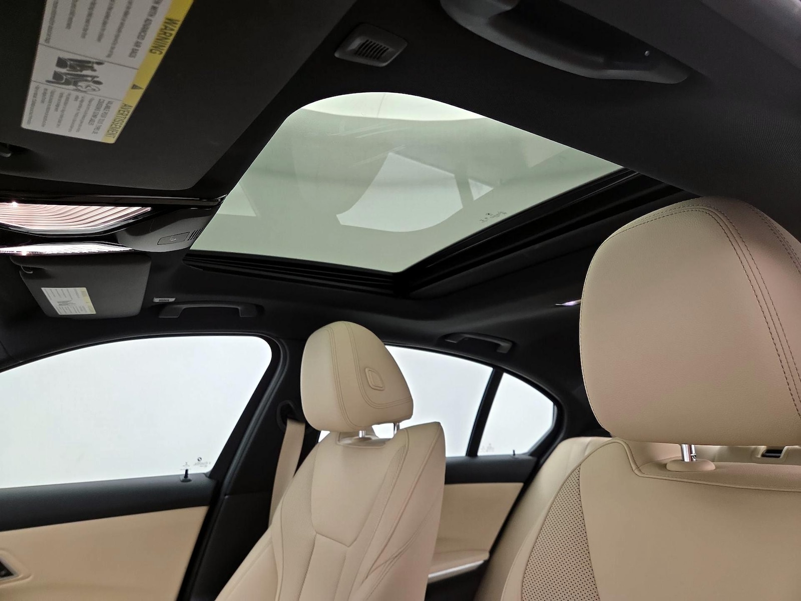 2022 BMW 3 Series 330i - Photo 21