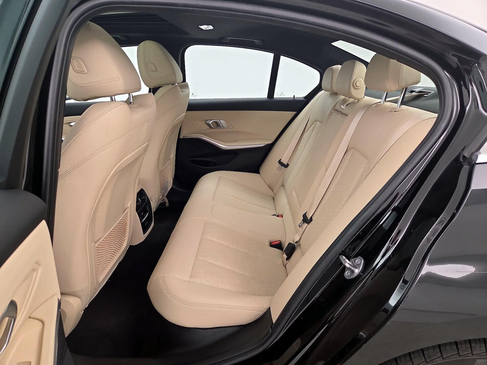 2022 BMW 3 Series 330i - Photo 22