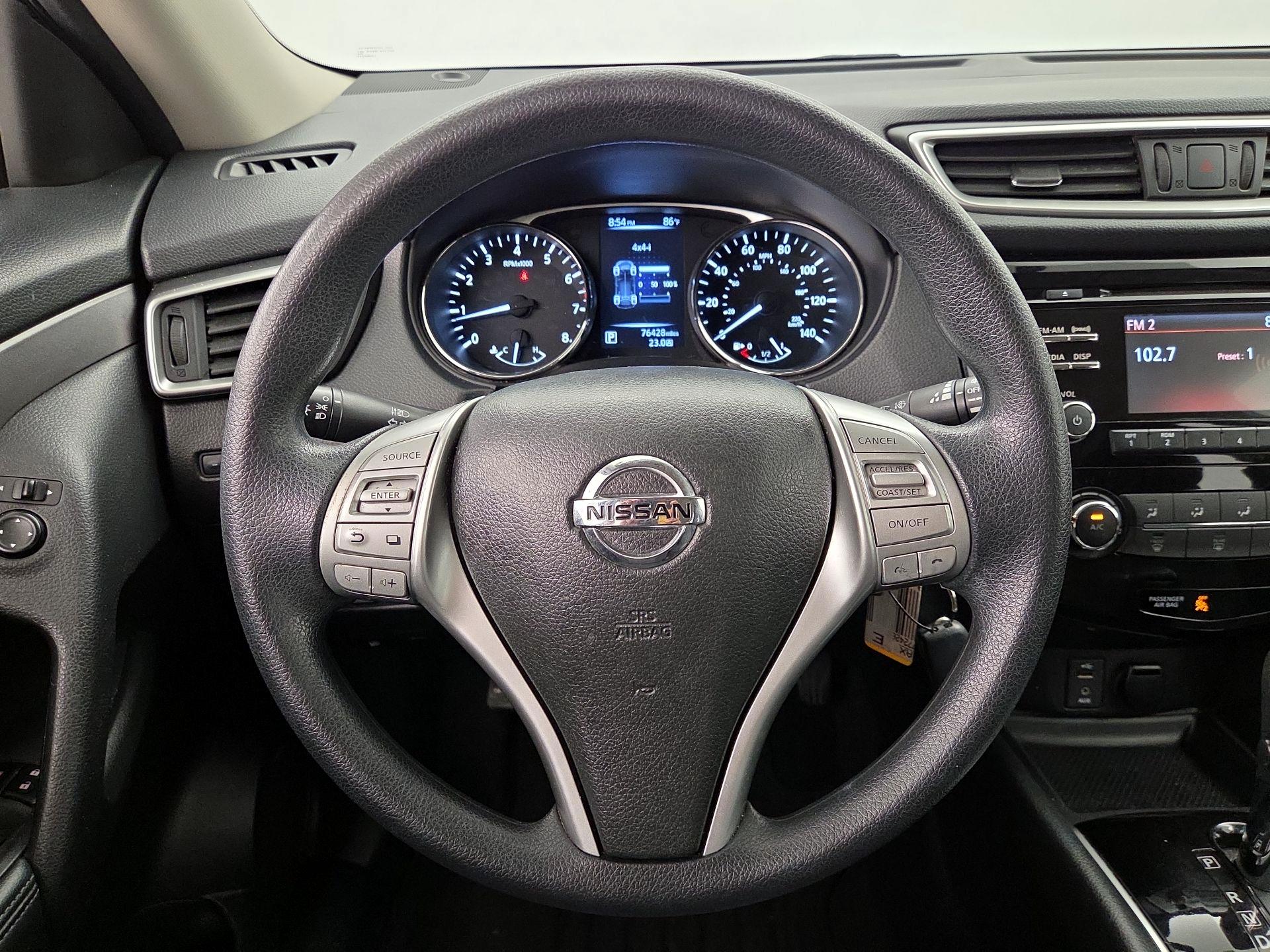 Thumbnail: 2016 Nissan Rogue - 10