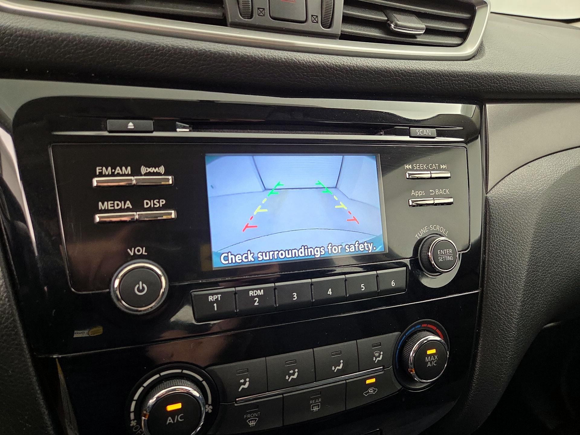 Thumbnail: 2016 Nissan Rogue - 14