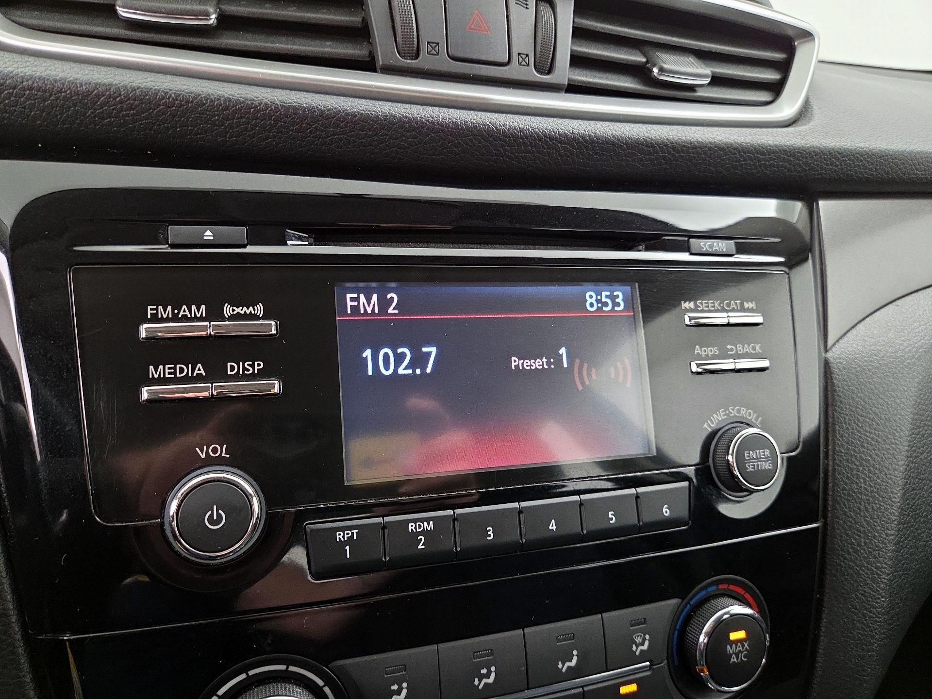 Thumbnail: 2016 Nissan Rogue - 15