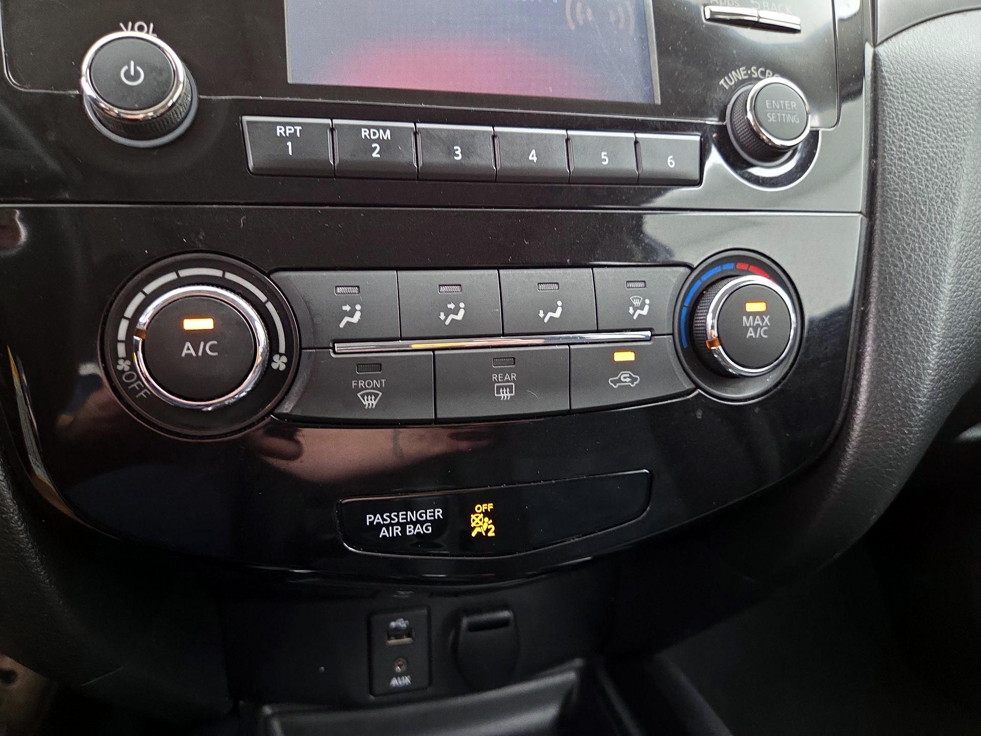 Thumbnail: 2016 Nissan Rogue - 16