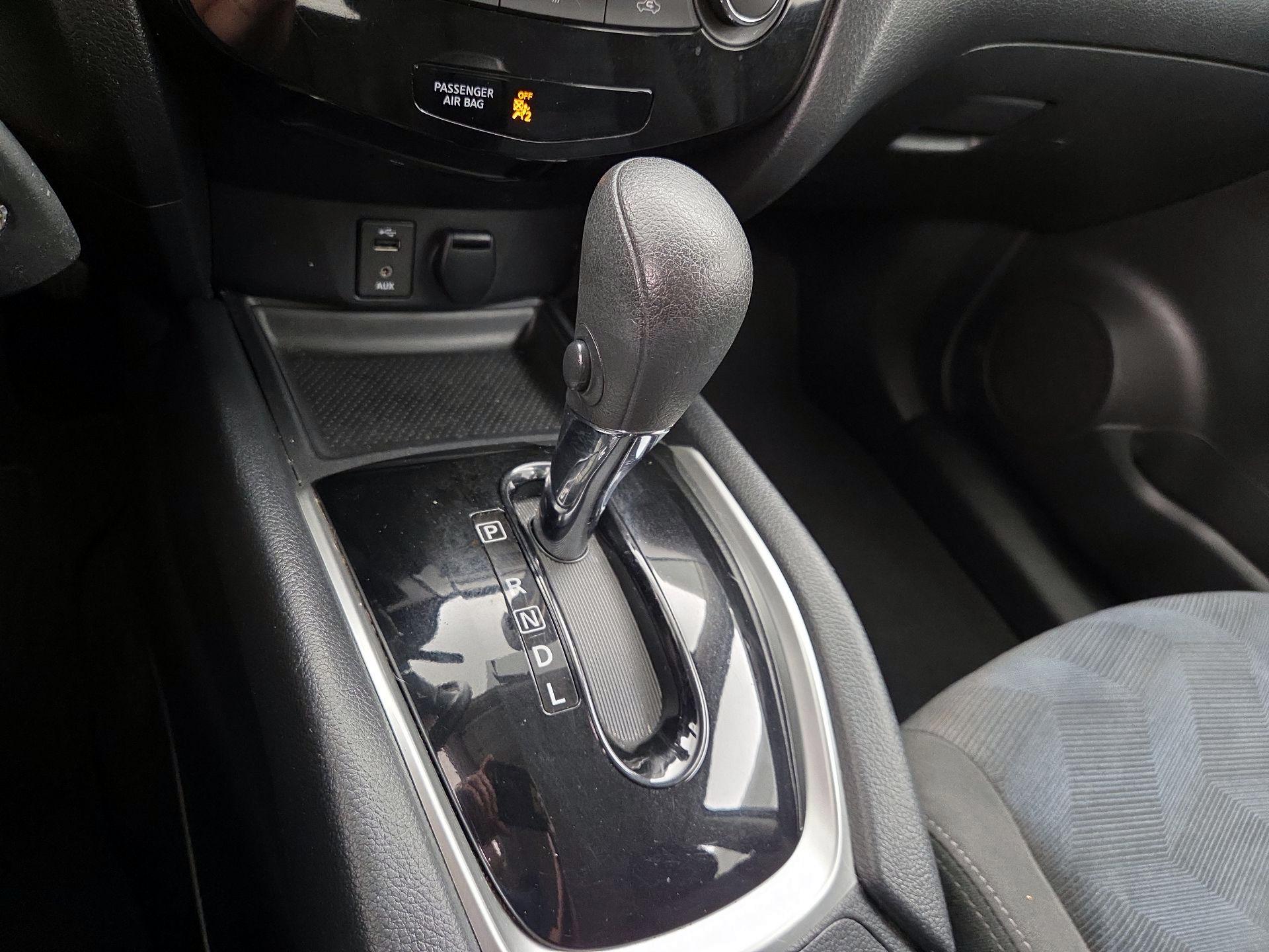 Thumbnail: 2016 Nissan Rogue - 17