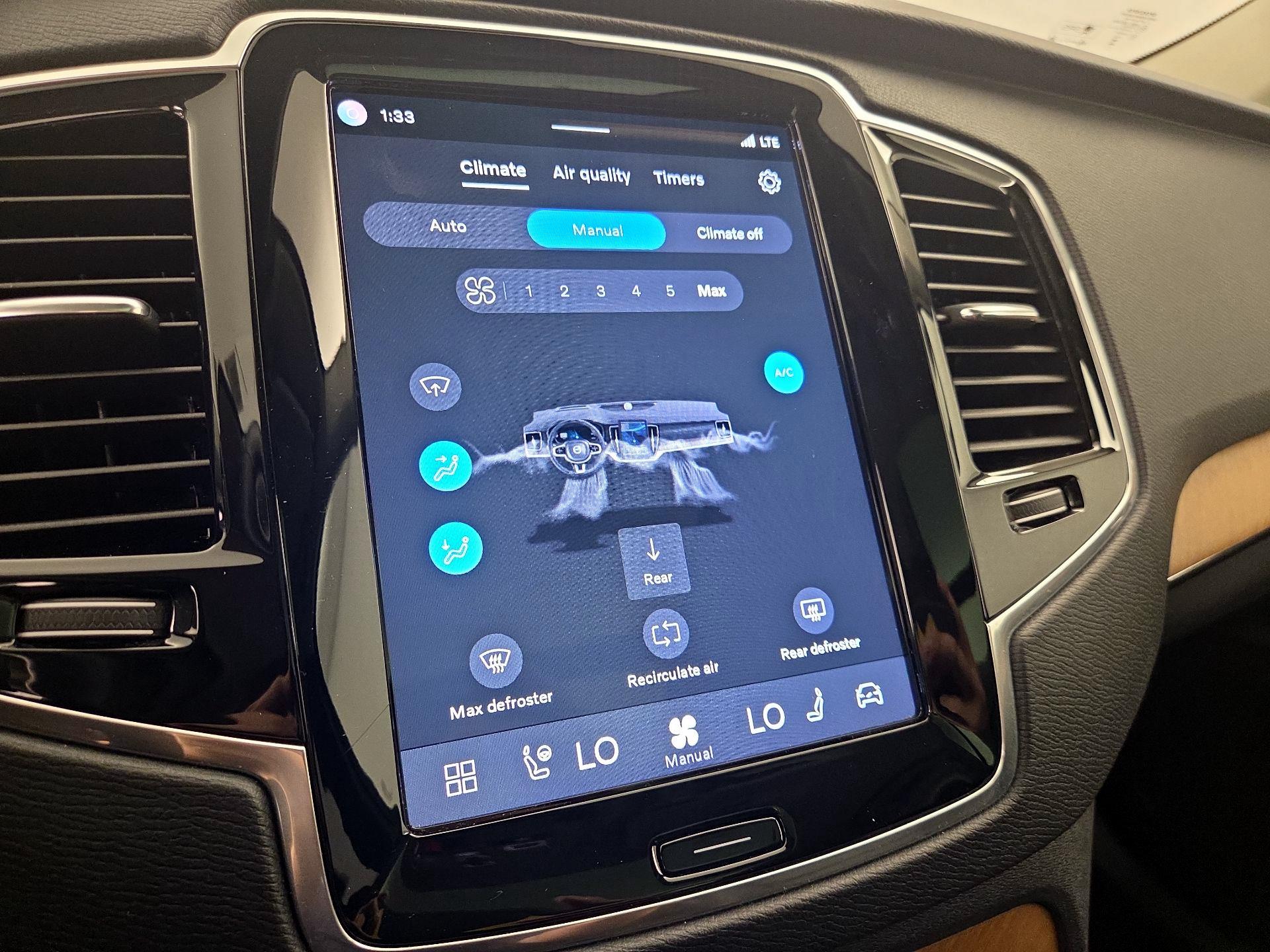 Thumbnail: 2025 Volvo XC90 - 17