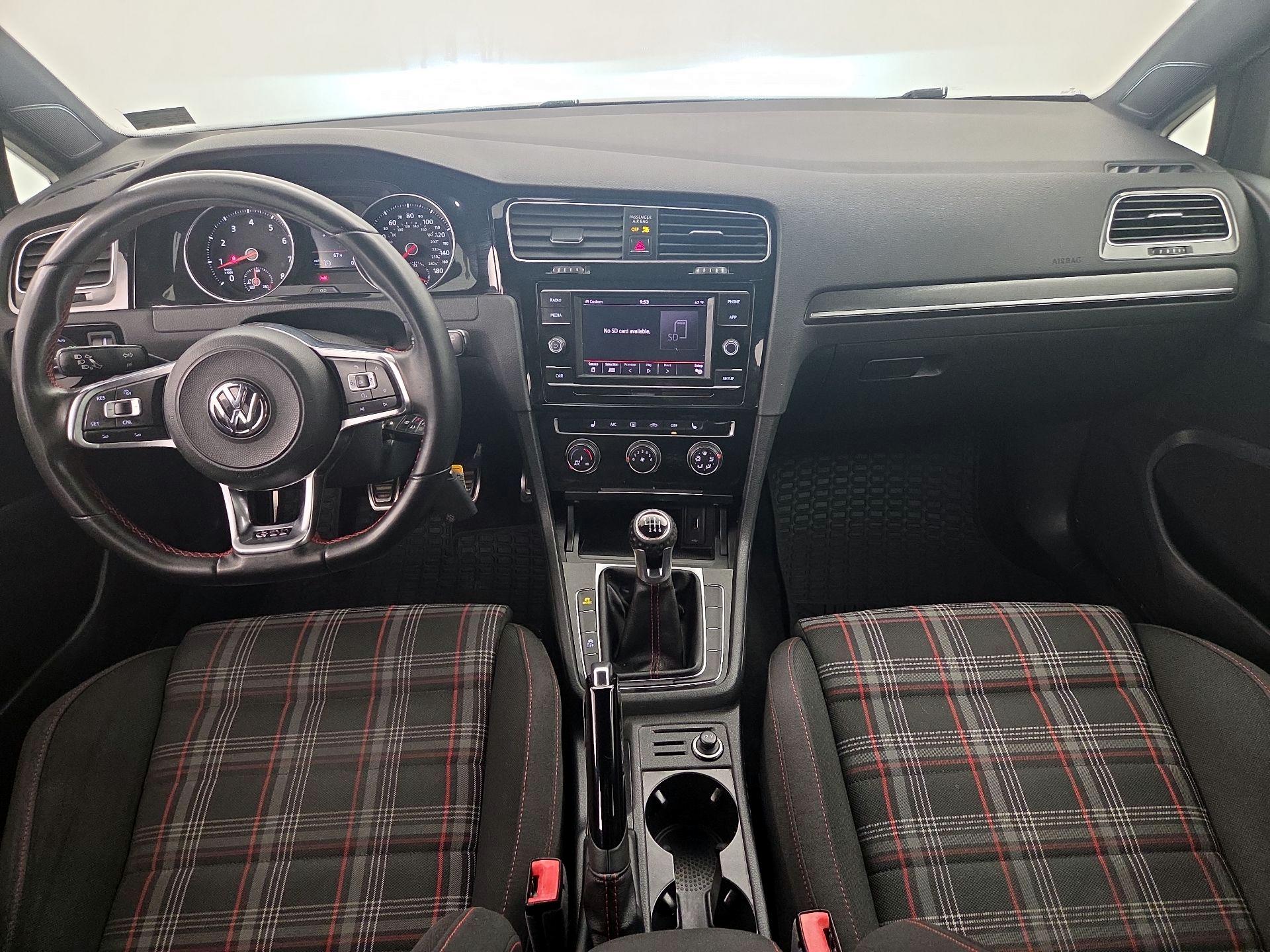 Thumbnail: 2018 Volkswagen Golf - 9