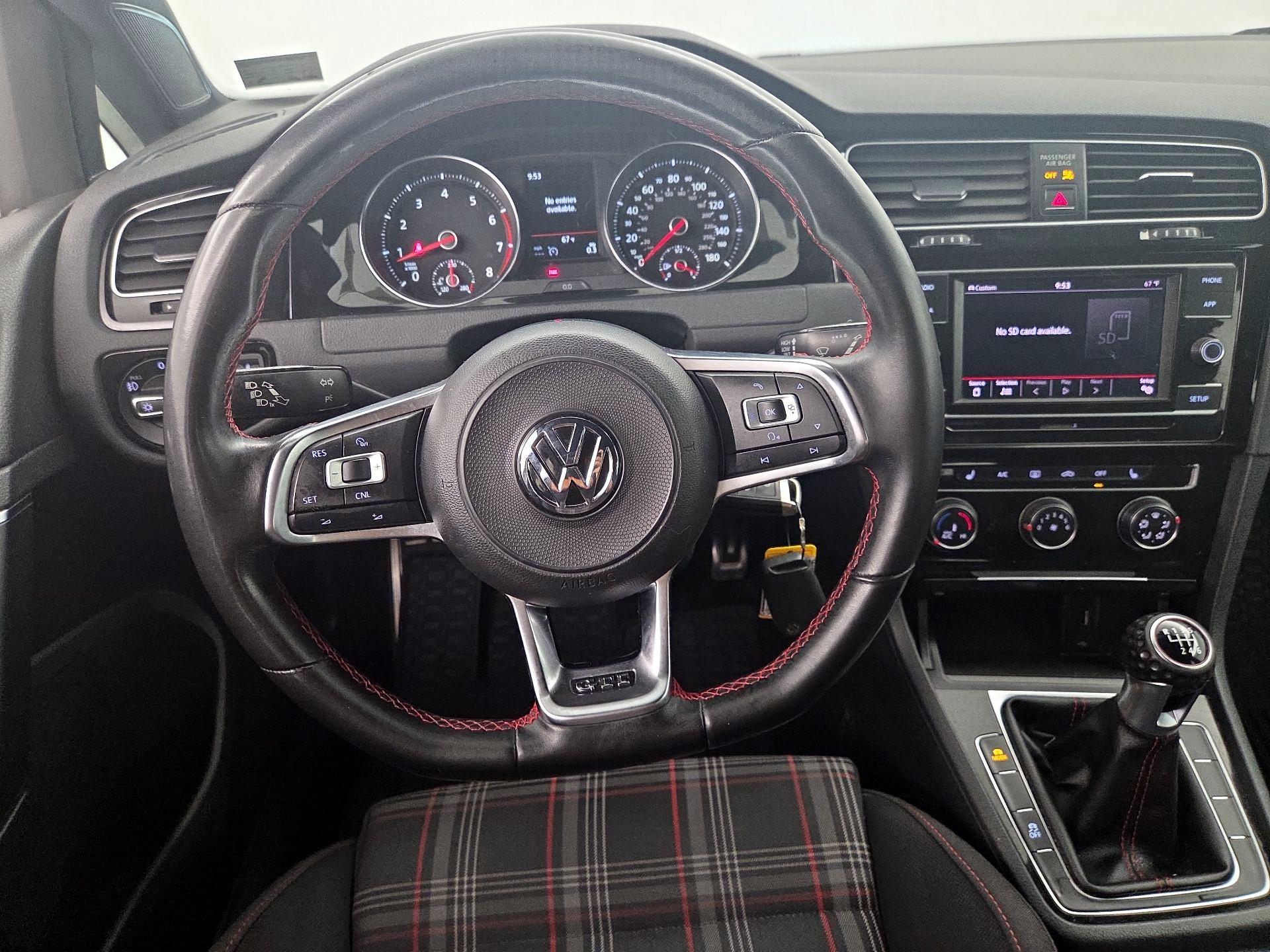 Thumbnail: 2018 Volkswagen Golf - 10