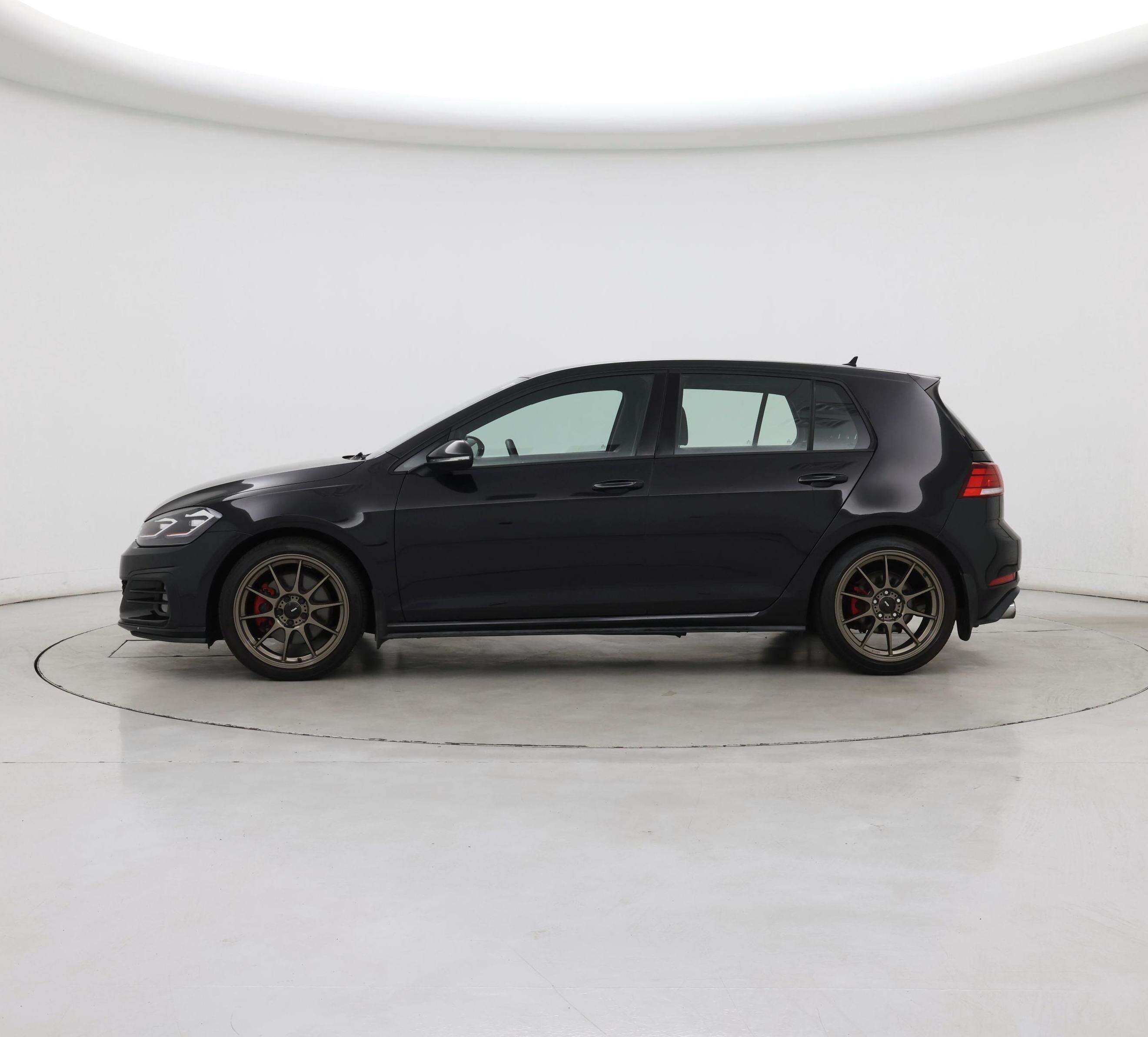 Thumbnail: 2018 Volkswagen Golf - 3