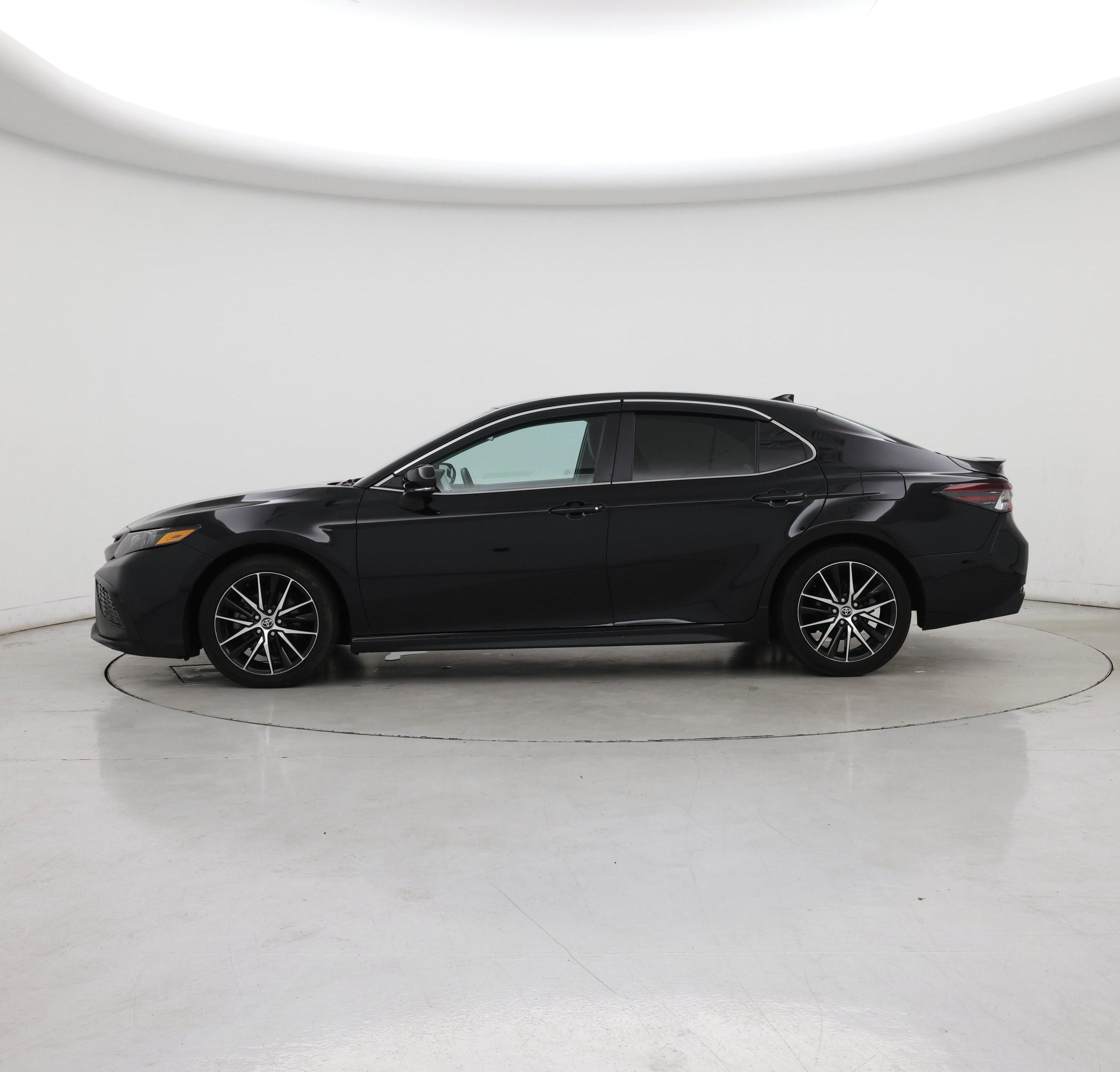 Thumbnail: 2022 Toyota Camry - 3