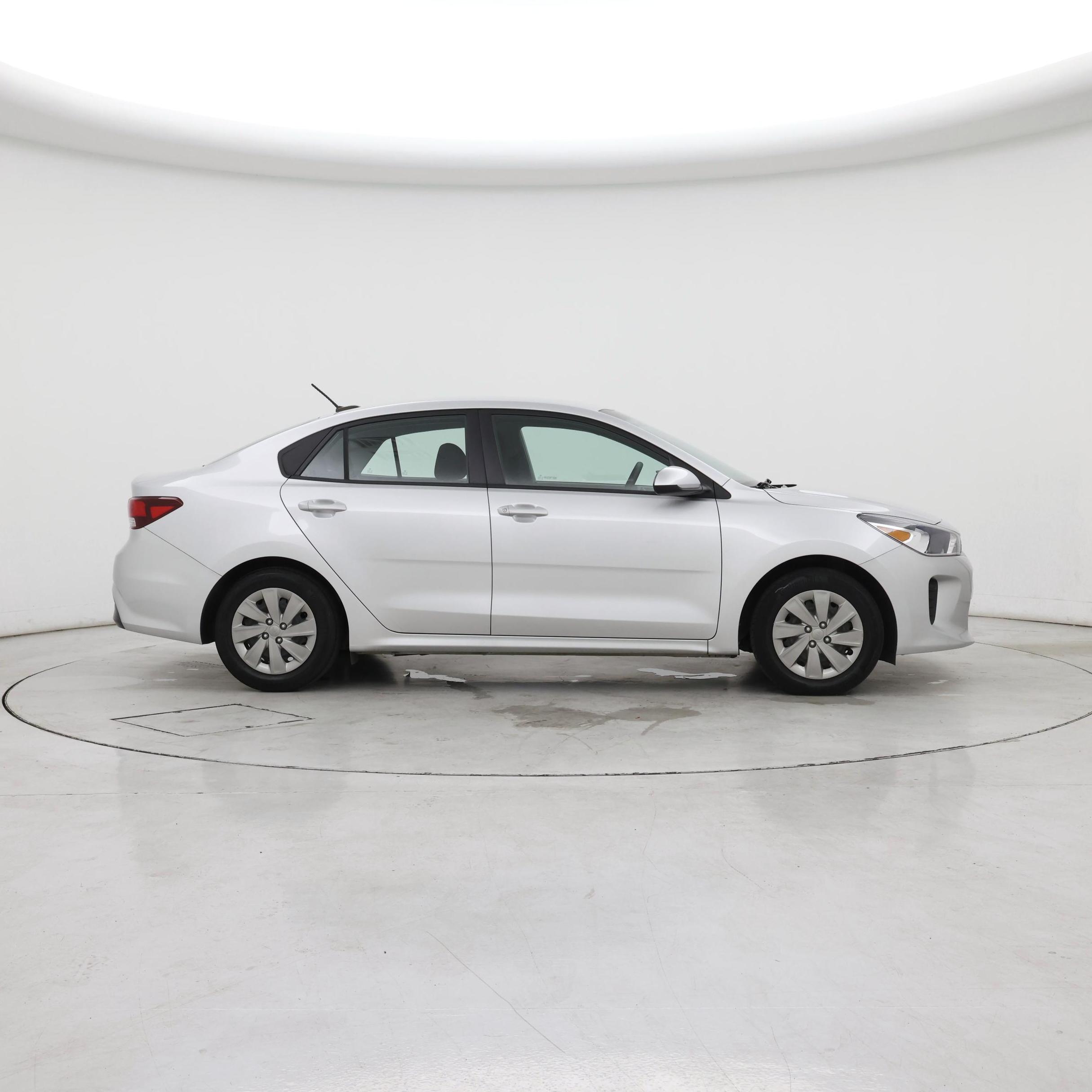 Thumbnail: 2020 Kia Rio - 7