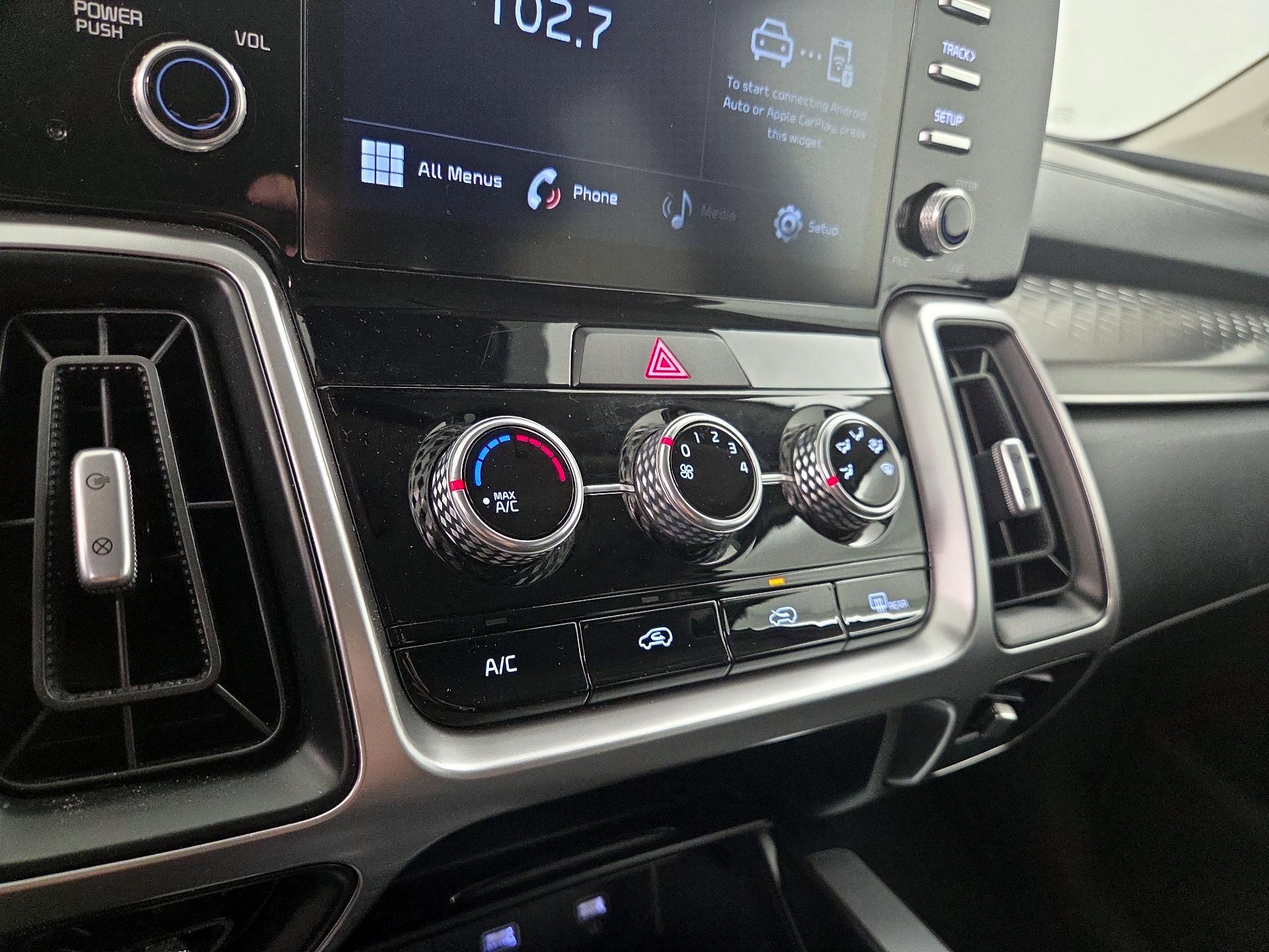 Thumbnail: 2021 Kia Sorento - 16