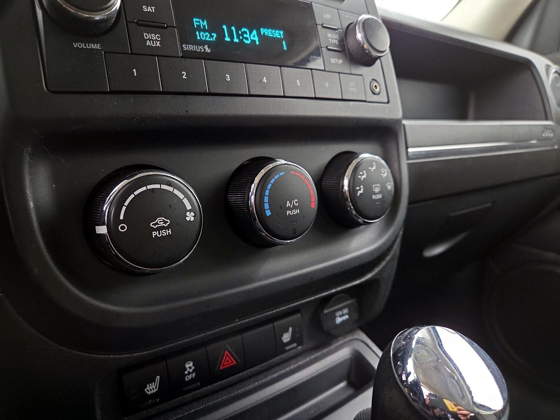 Thumbnail: 2015 Jeep Patriot - 14
