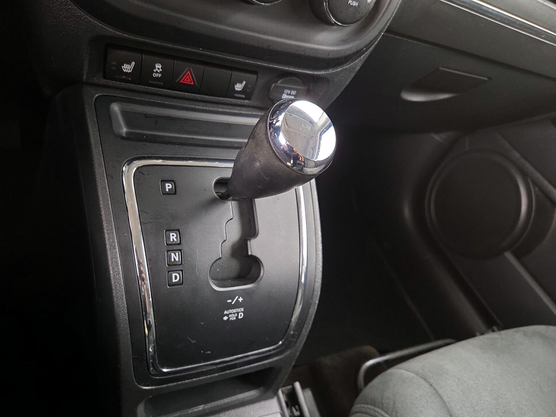 Thumbnail: 2015 Jeep Patriot - 15