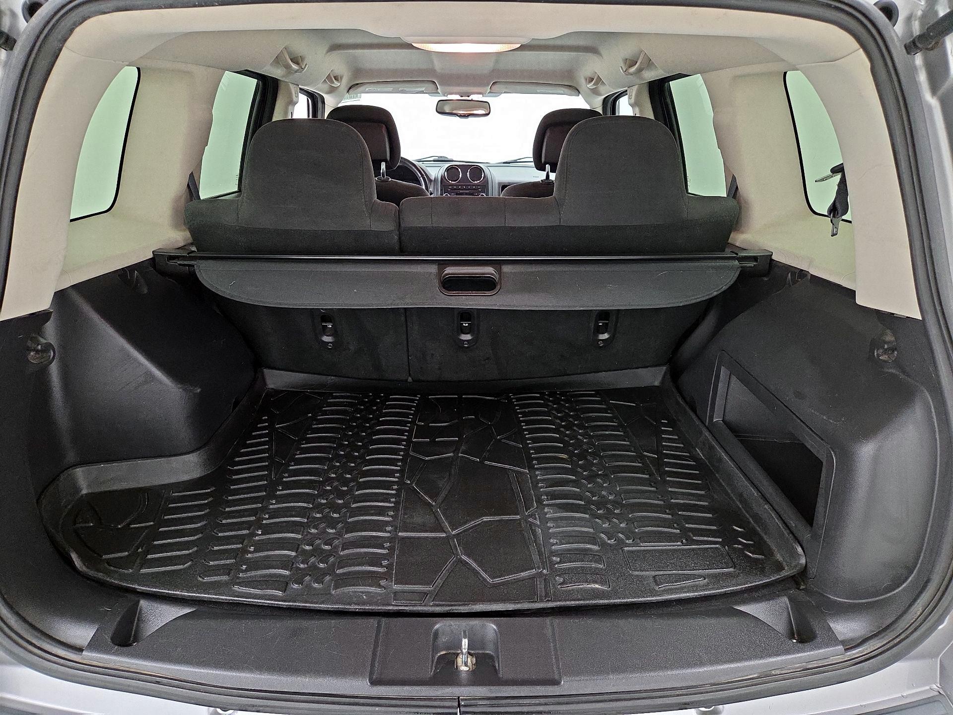 Thumbnail: 2015 Jeep Patriot - 18