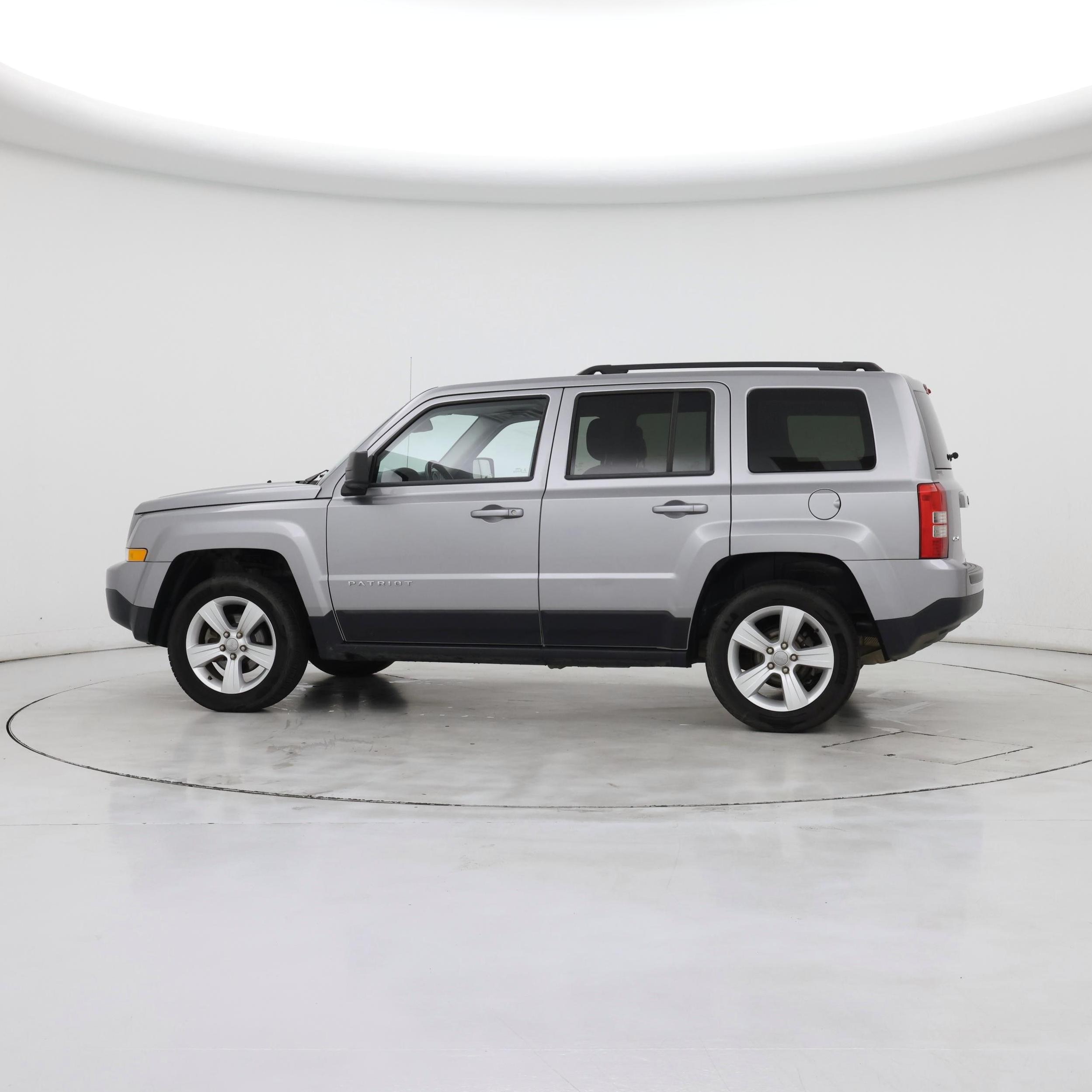 Thumbnail: 2015 Jeep Patriot - 5