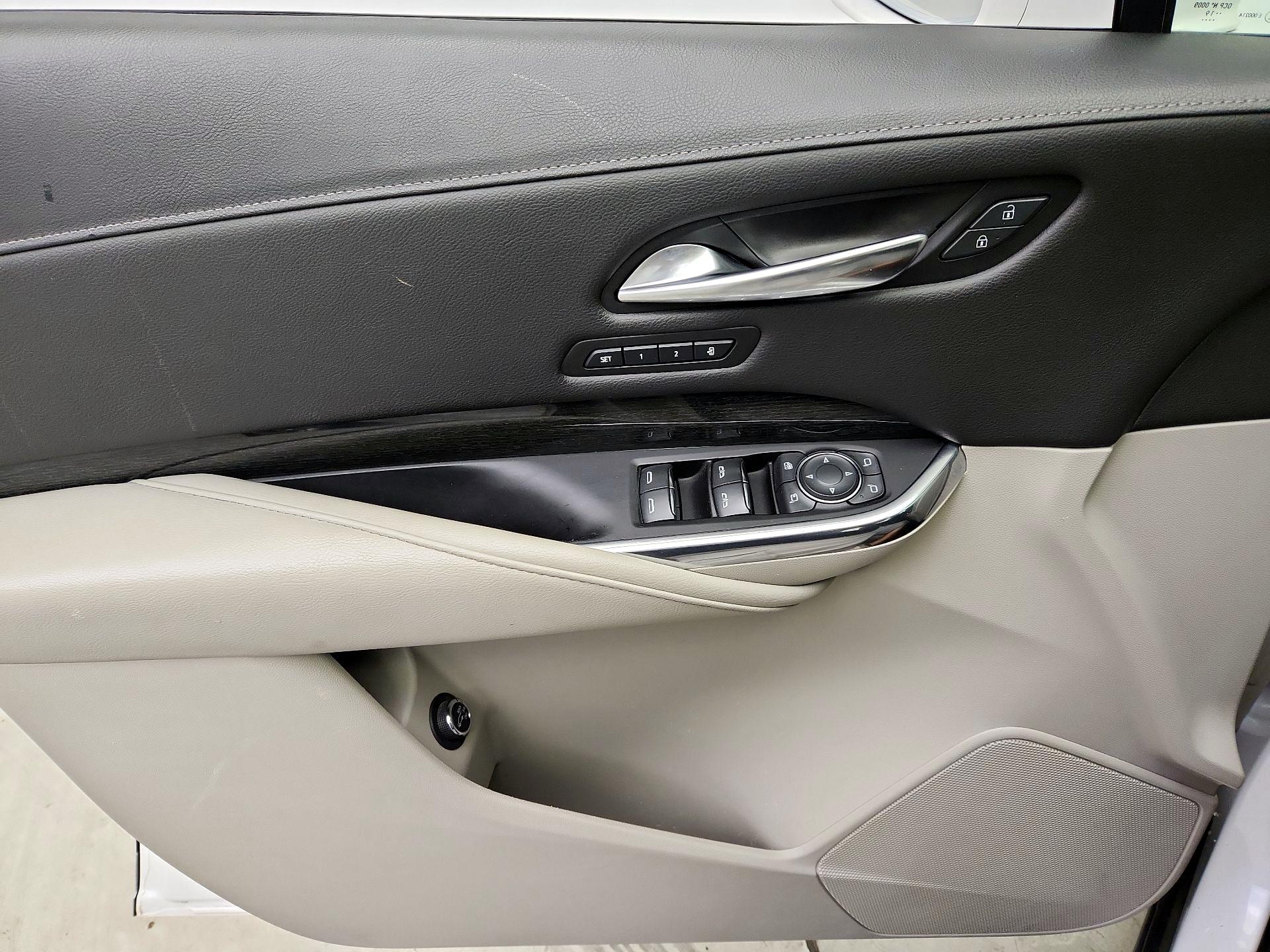 Thumbnail: 2020 Cadillac XT4 - 12