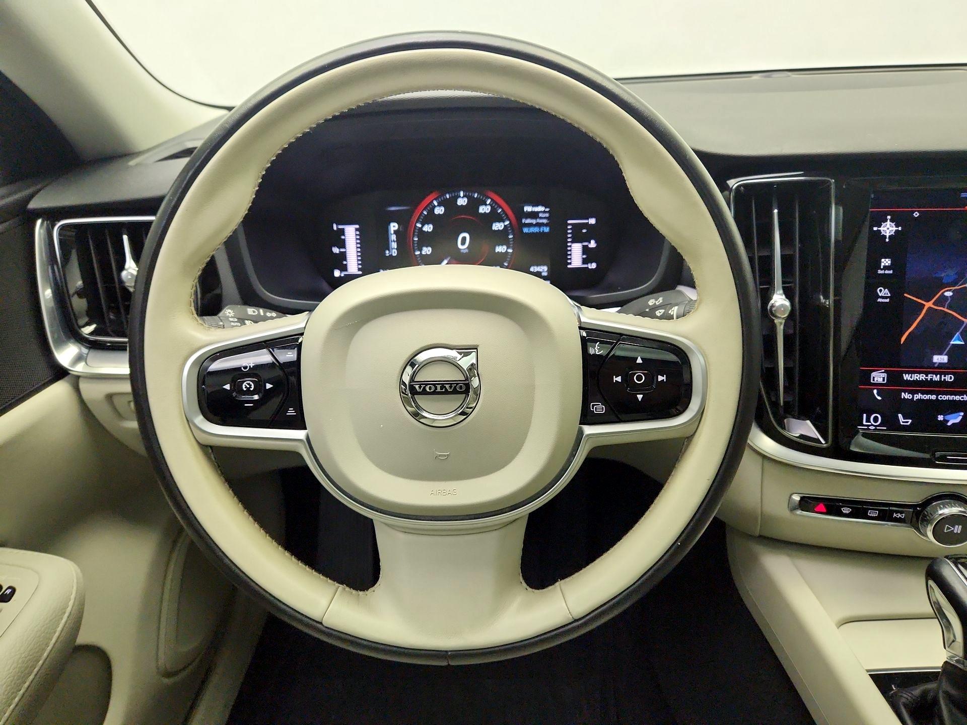 Thumbnail: 2019 Volvo S60 - 10