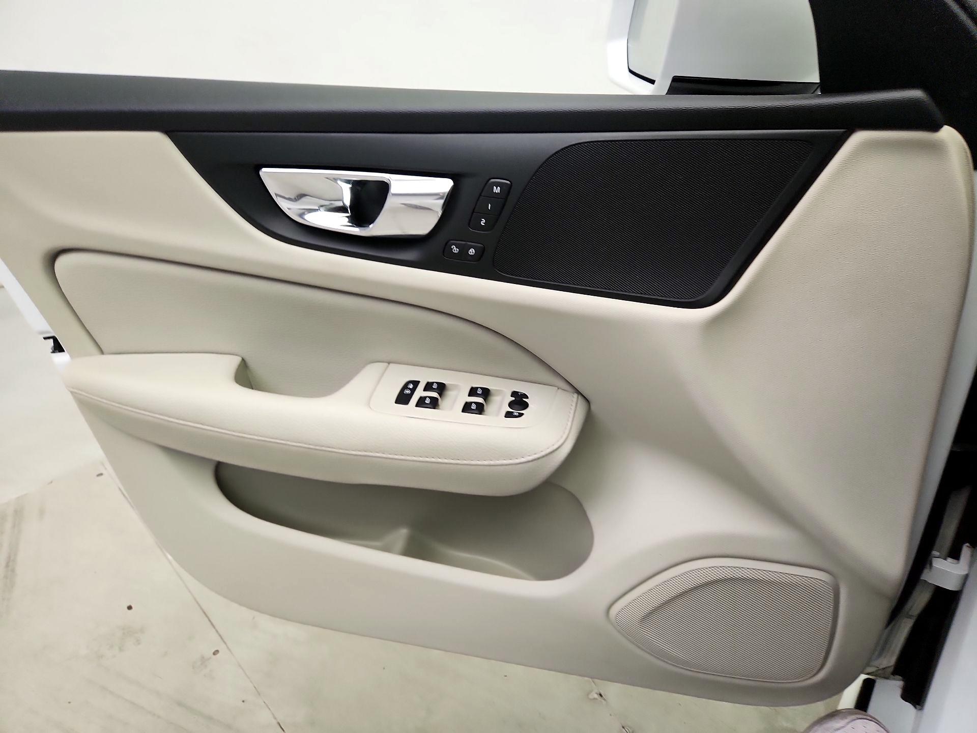 Thumbnail: 2019 Volvo S60 - 12