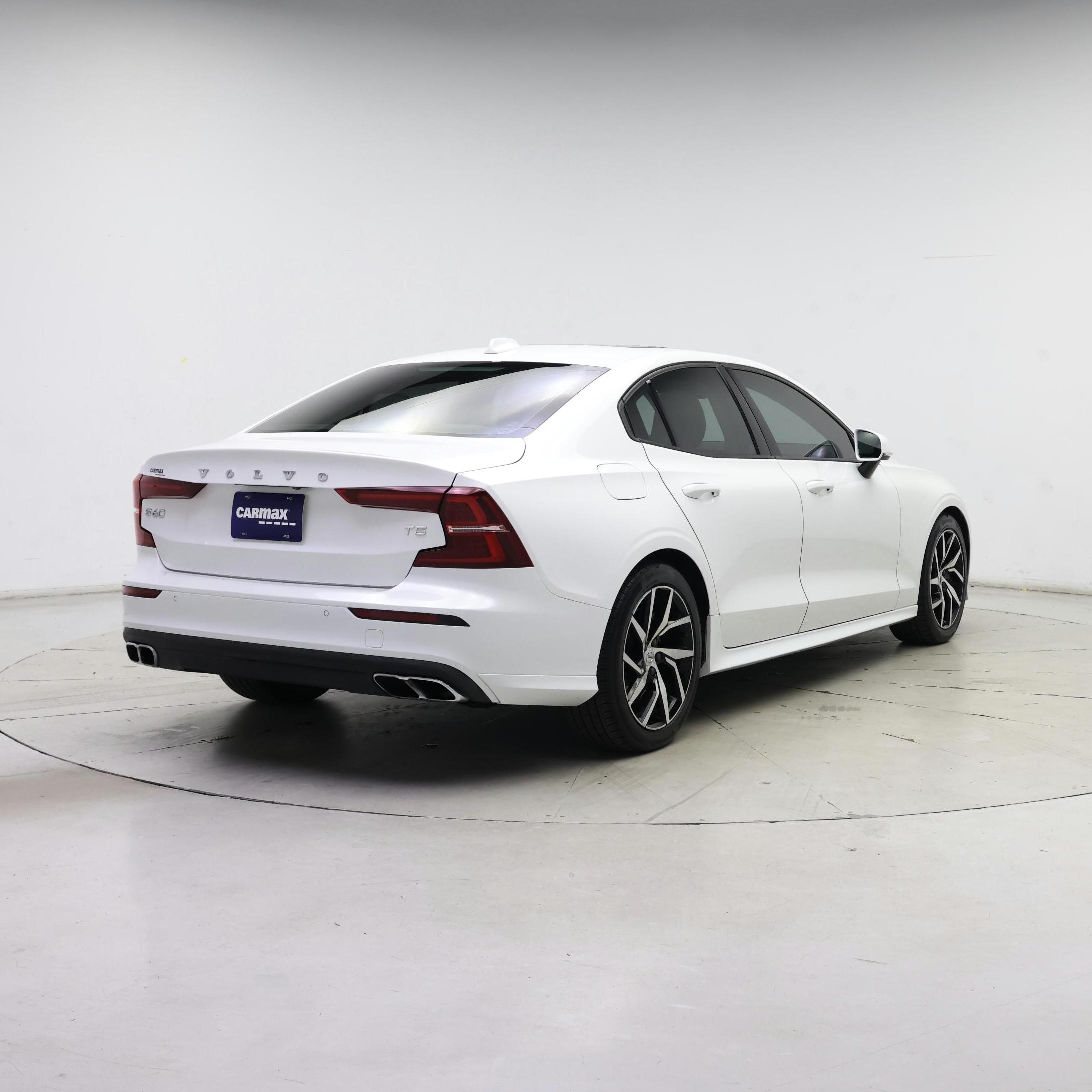 Thumbnail: 2019 Volvo S60 - 8