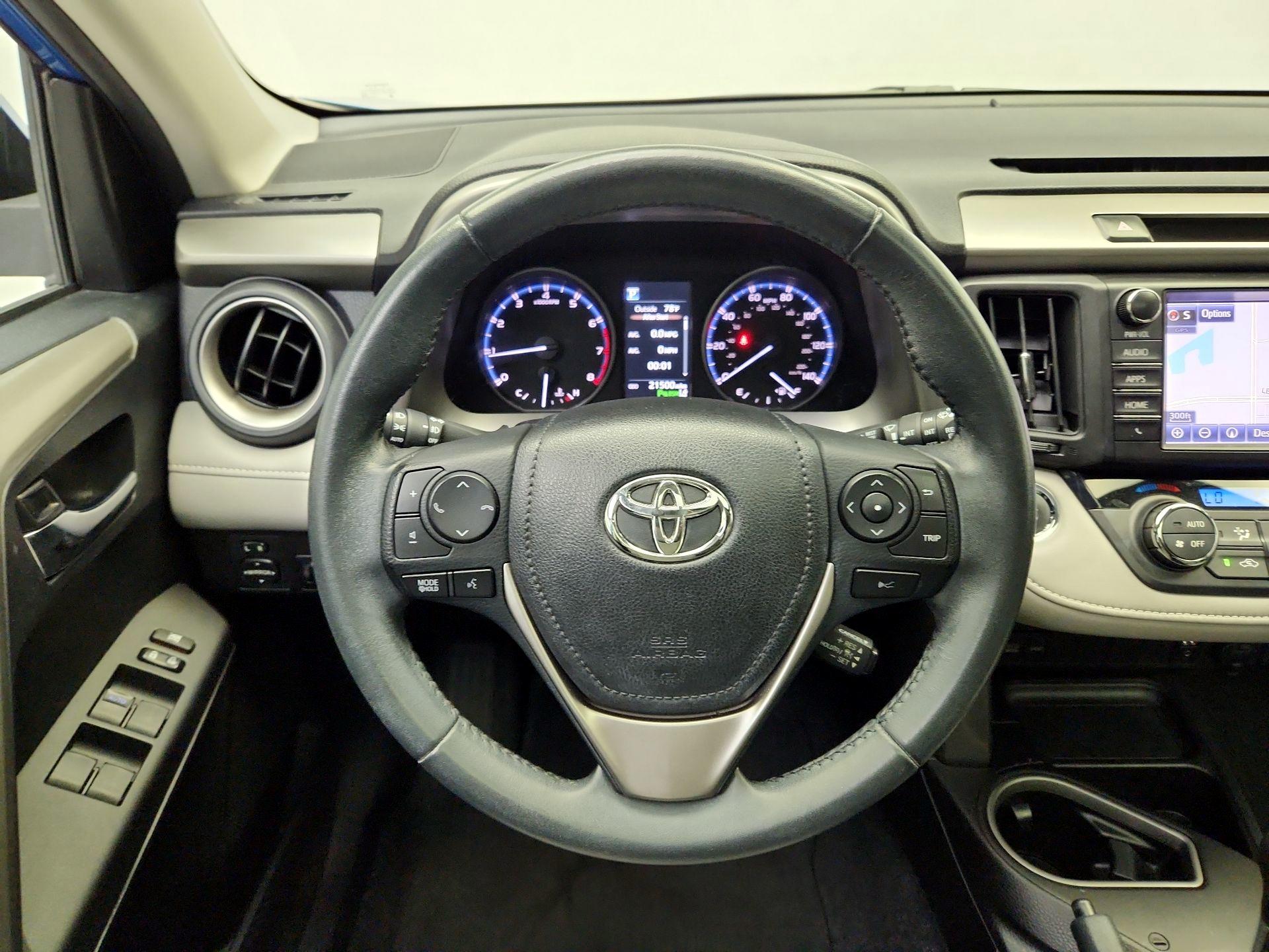 Thumbnail: 2017 Toyota RAV4 - 10