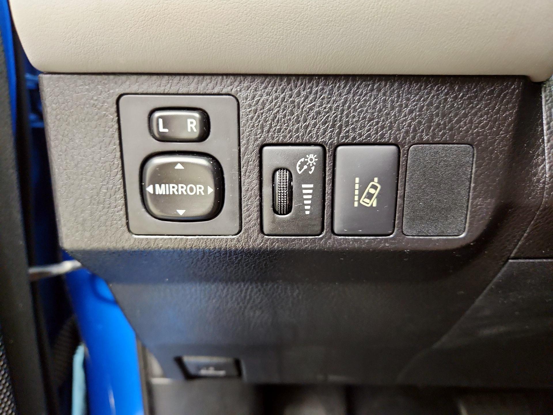 Thumbnail: 2017 Toyota RAV4 - 13