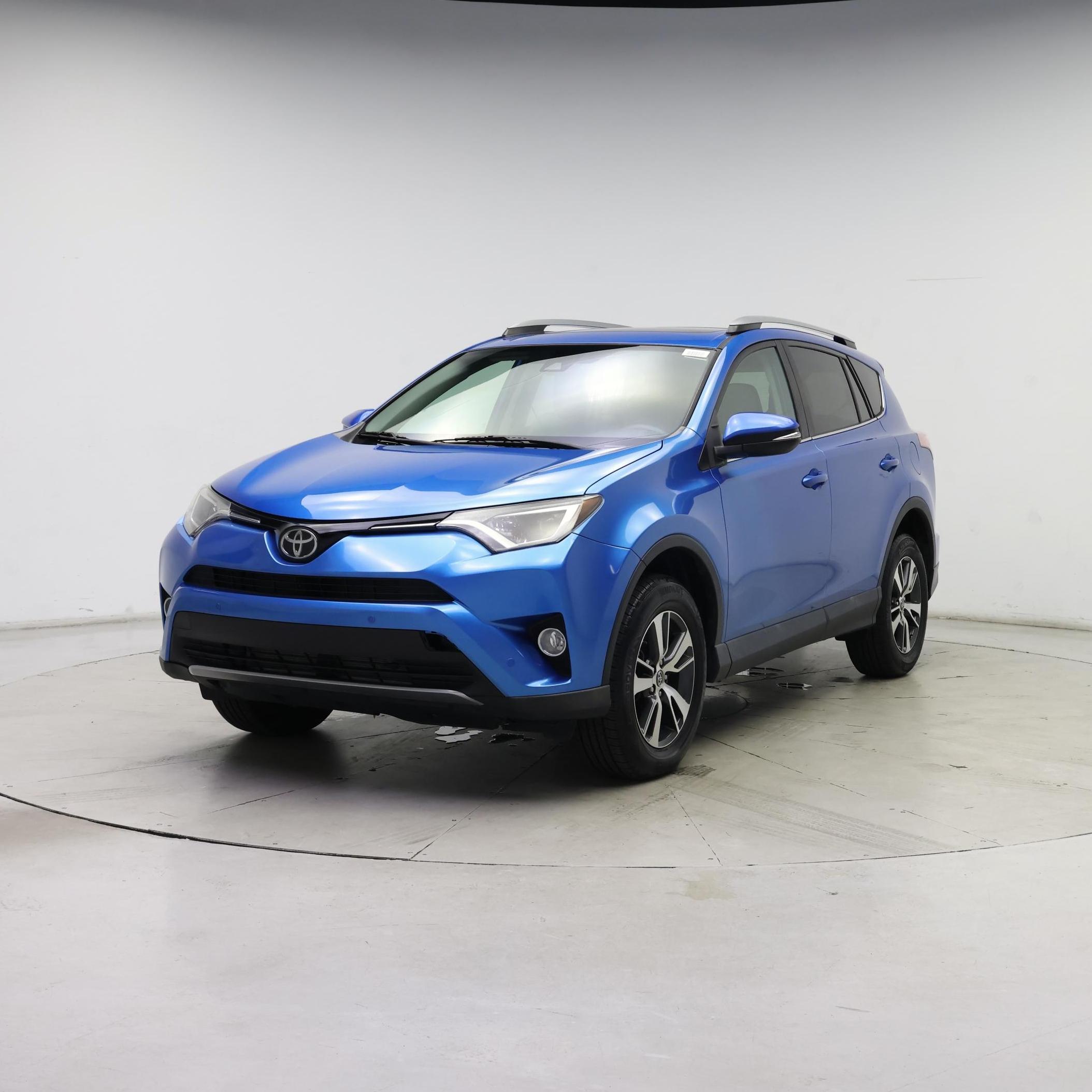 Thumbnail: 2017 Toyota RAV4 - 4